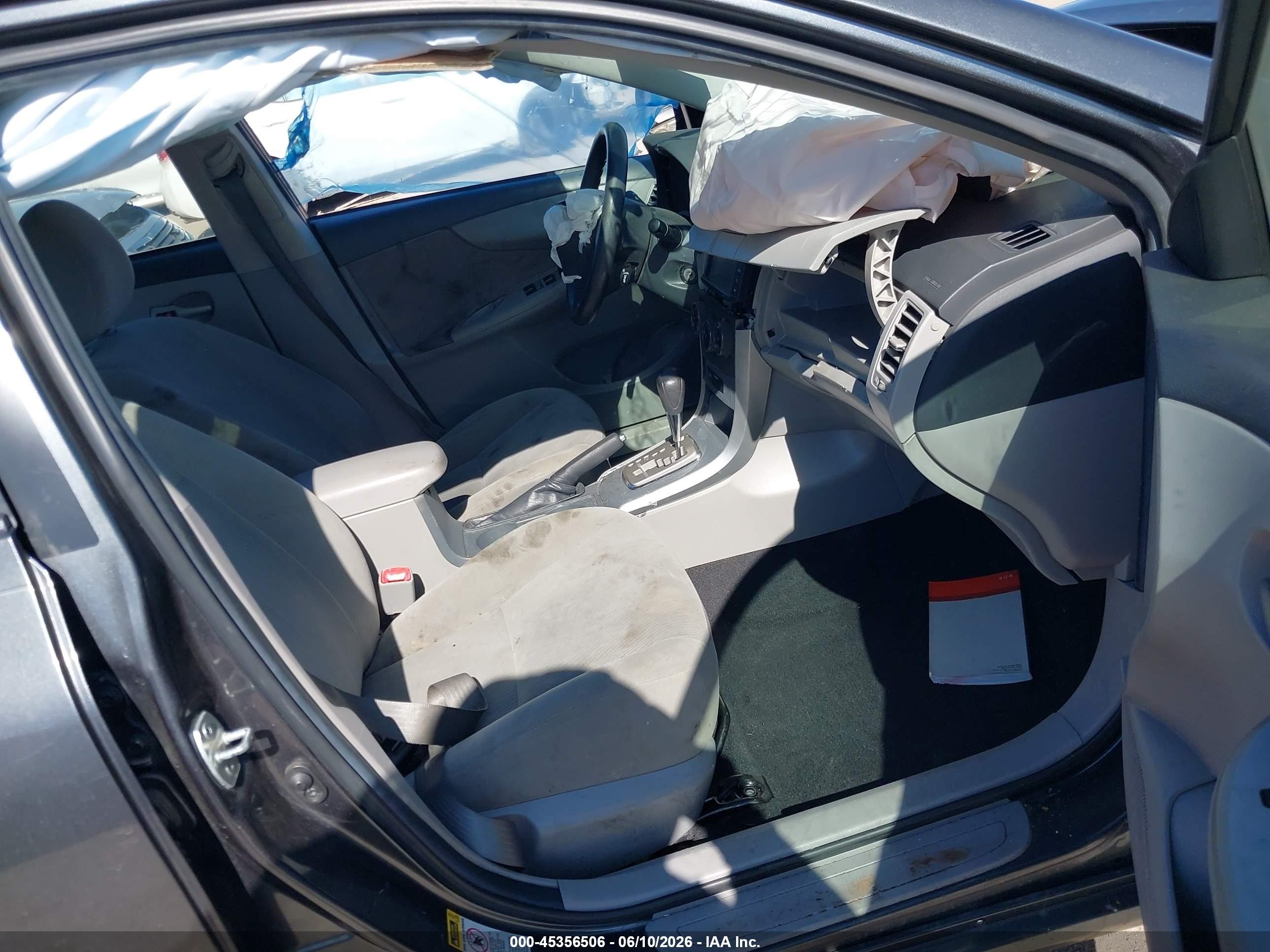 2013 Toyota Corolla Le Gray vin: 2T1BU4EE3DC919169
