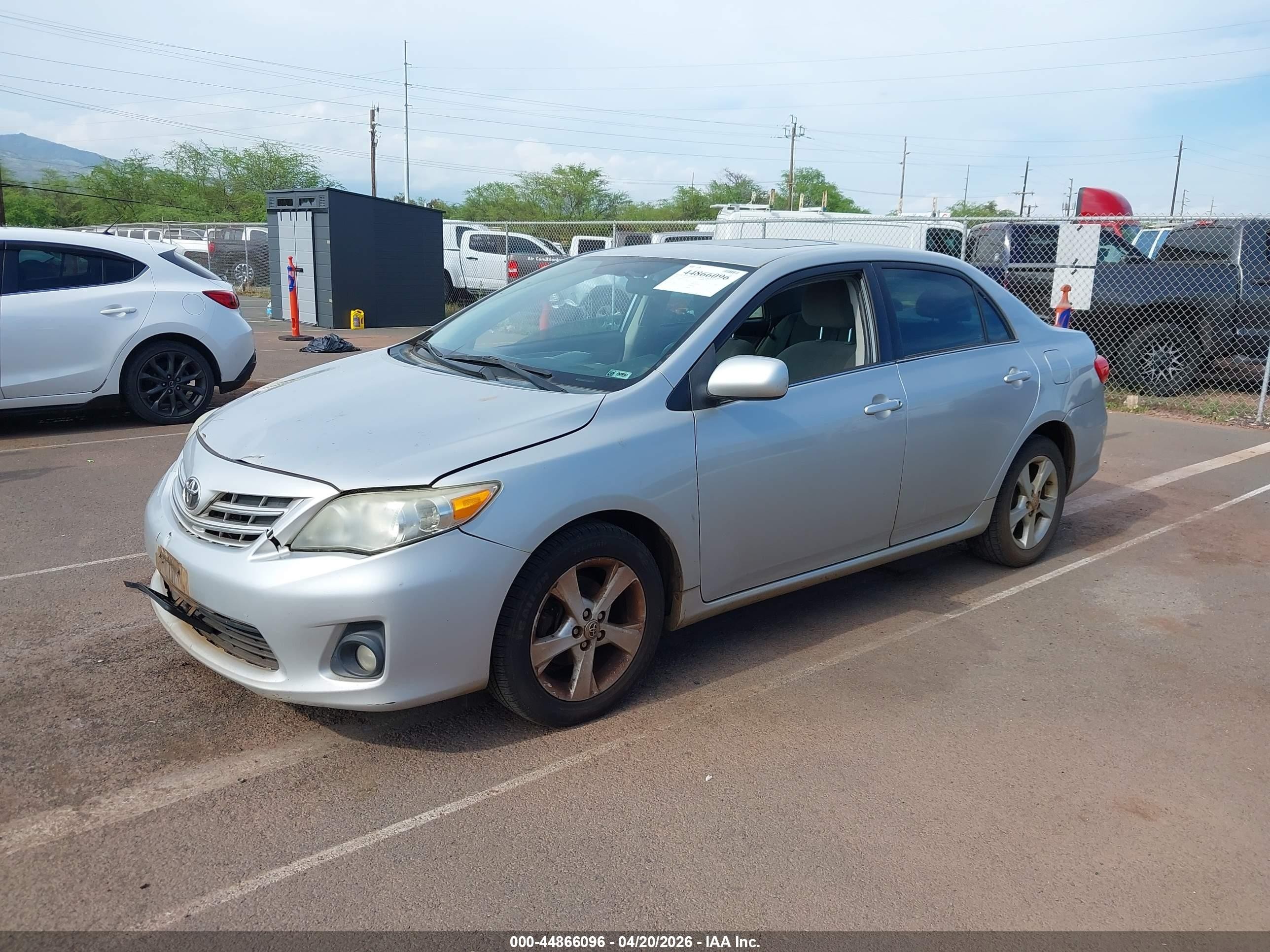 2013 Toyota Corolla   Silver vin: 2T1BU4EE3DC933105