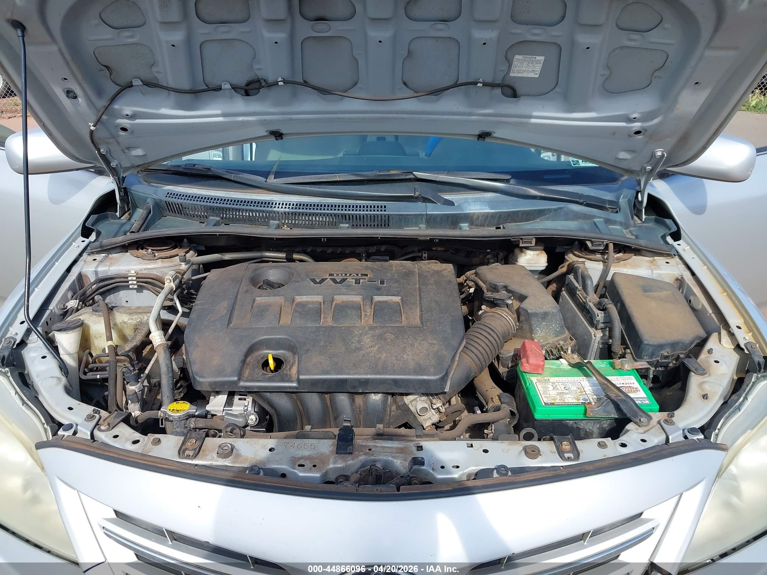 2013 Toyota Corolla   Silver vin: 2T1BU4EE3DC933105
