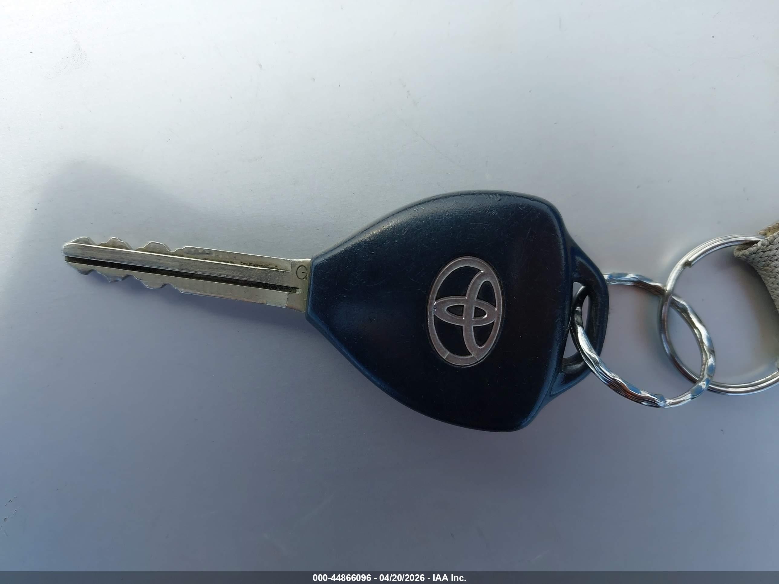 2013 Toyota Corolla   Silver vin: 2T1BU4EE3DC933105