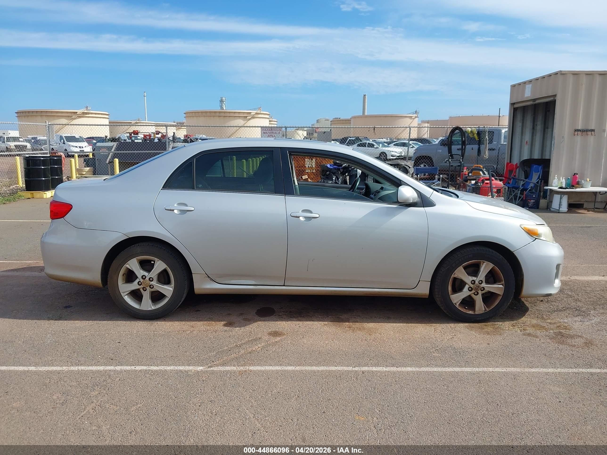 2013 Toyota Corolla   Silver vin: 2T1BU4EE3DC933105