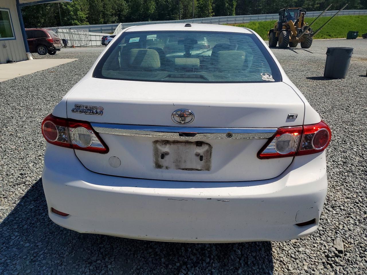2013 Toyota Corolla Le White vin: 2T1BU4EE3DC935047
