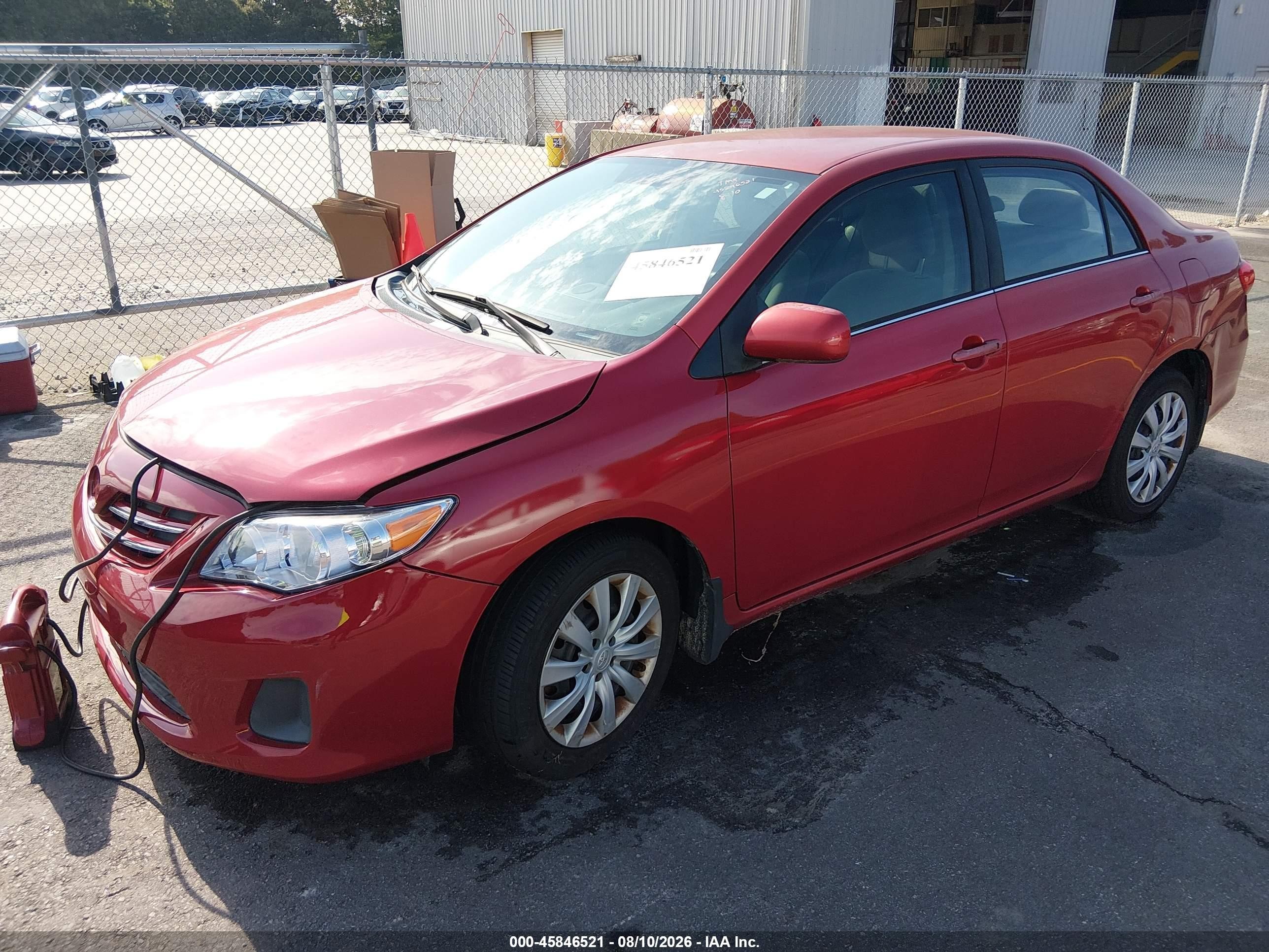 2013 Toyota Corolla Le Red vin: 2T1BU4EE3DC940989