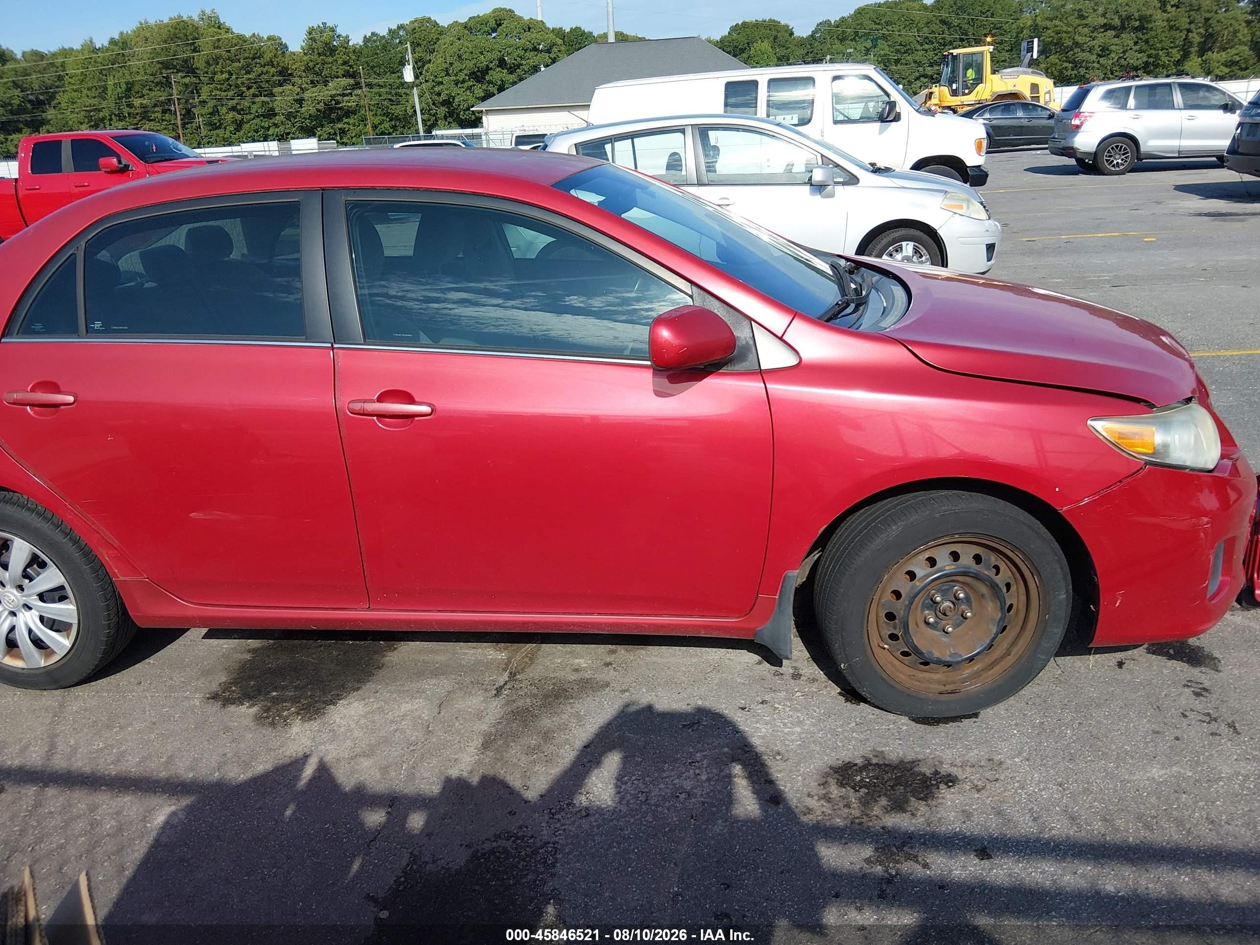 2013 Toyota Corolla Le Red vin: 2T1BU4EE3DC940989