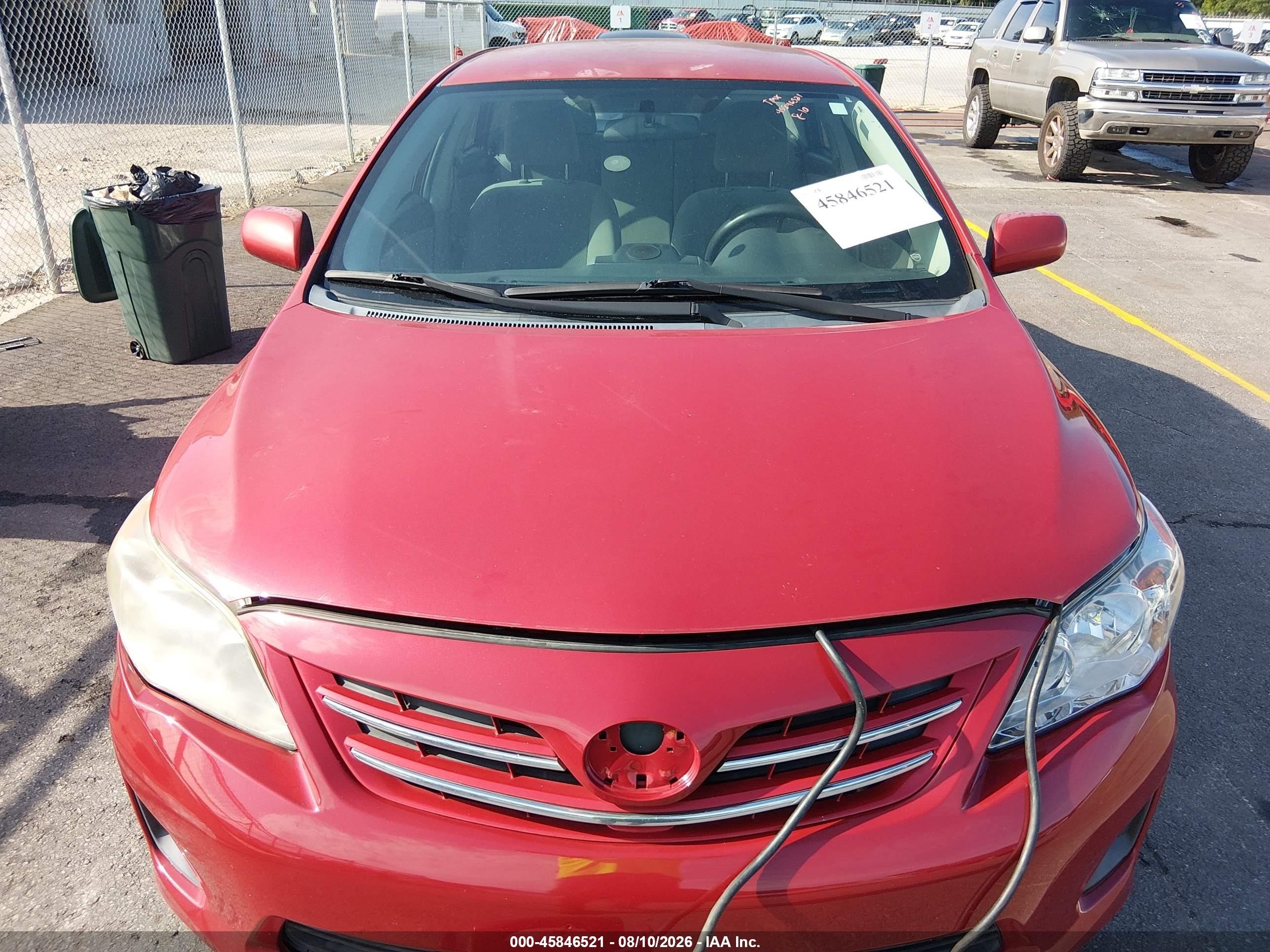 2013 Toyota Corolla Le Red vin: 2T1BU4EE3DC940989