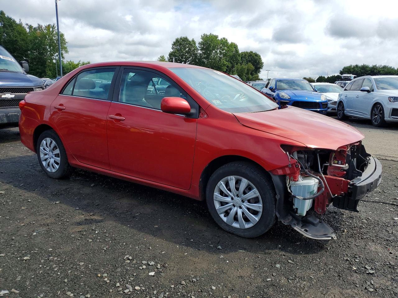 2013 Toyota Corolla Le Red vin: 2T1BU4EE3DC948221