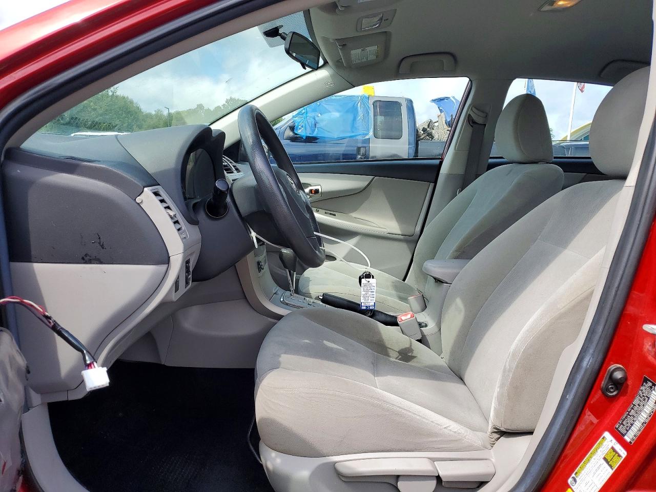 2013 Toyota Corolla Le Red vin: 2T1BU4EE3DC948221