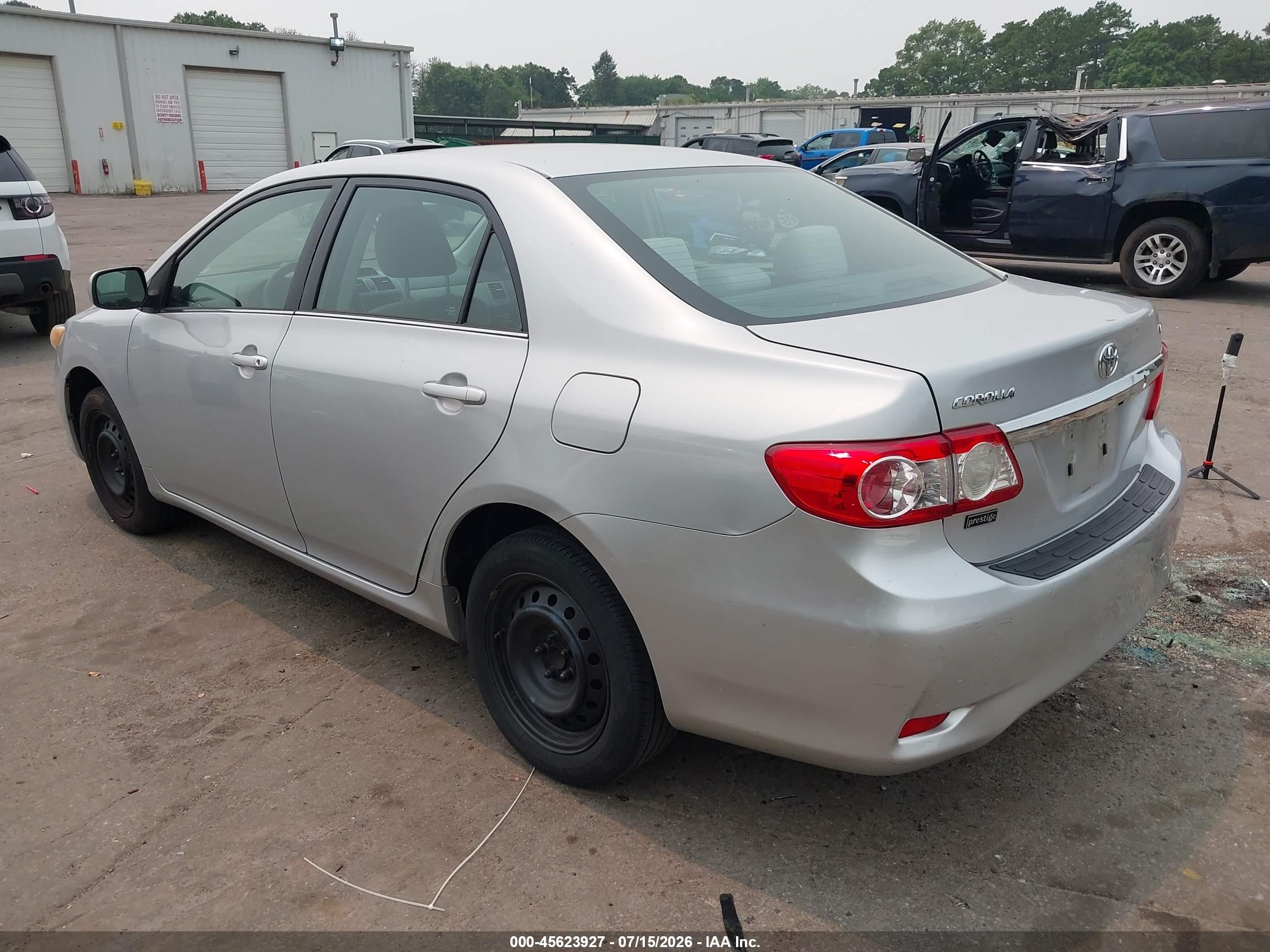 2013 Toyota Corolla Le Silver vin: 2T1BU4EE3DC951023