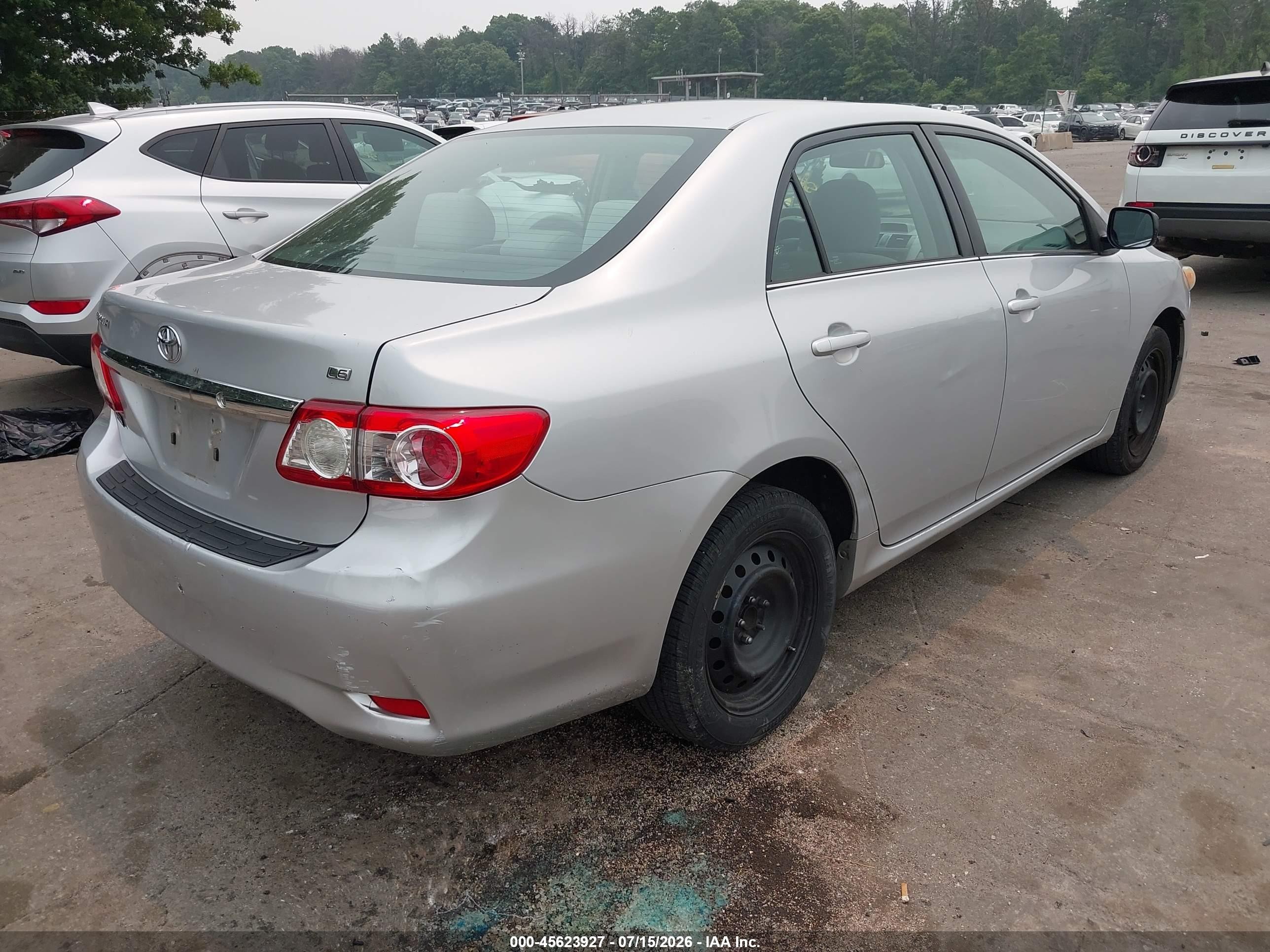 2013 Toyota Corolla Le Silver vin: 2T1BU4EE3DC951023