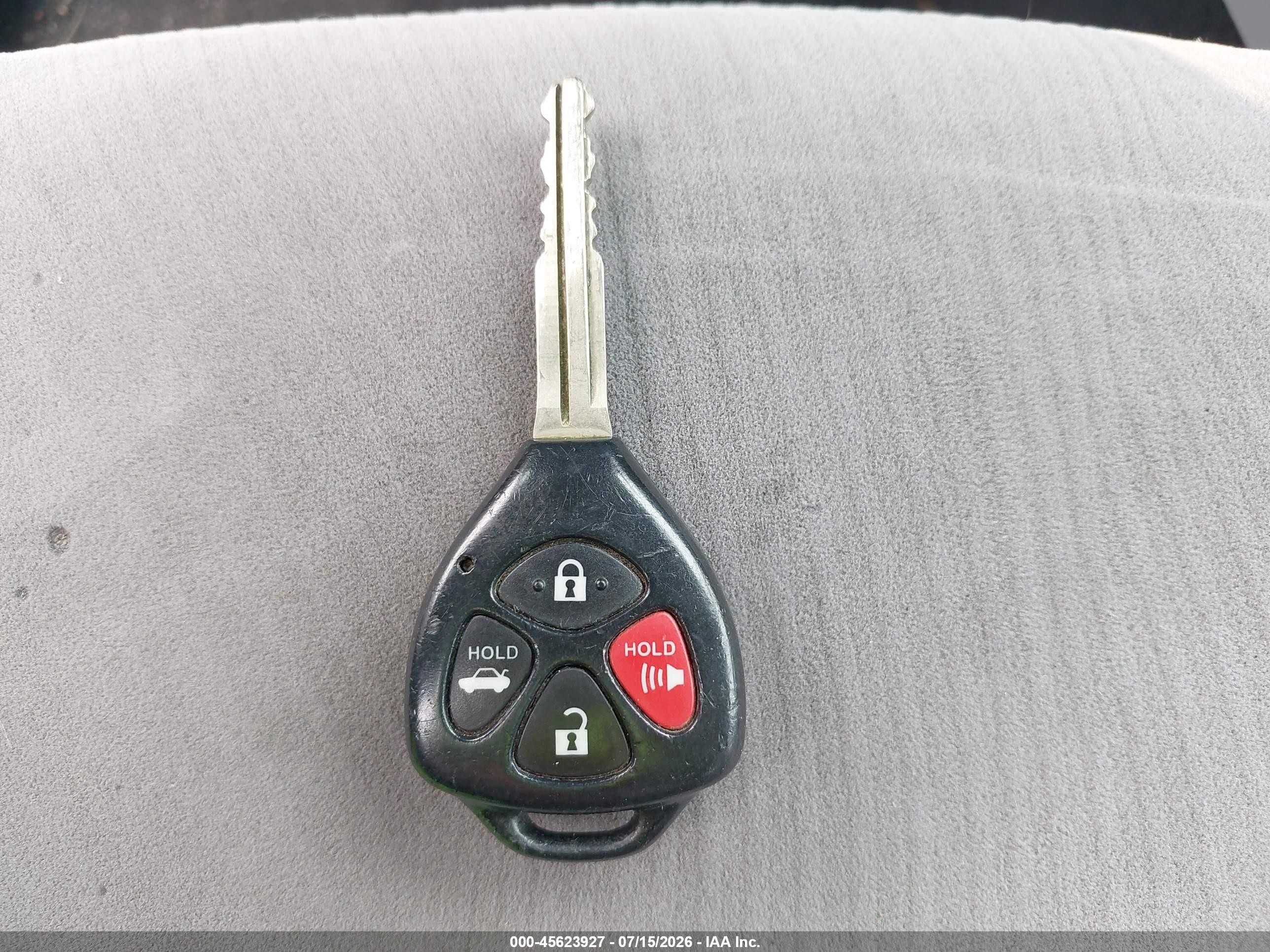 2013 Toyota Corolla Le Silver vin: 2T1BU4EE3DC951023