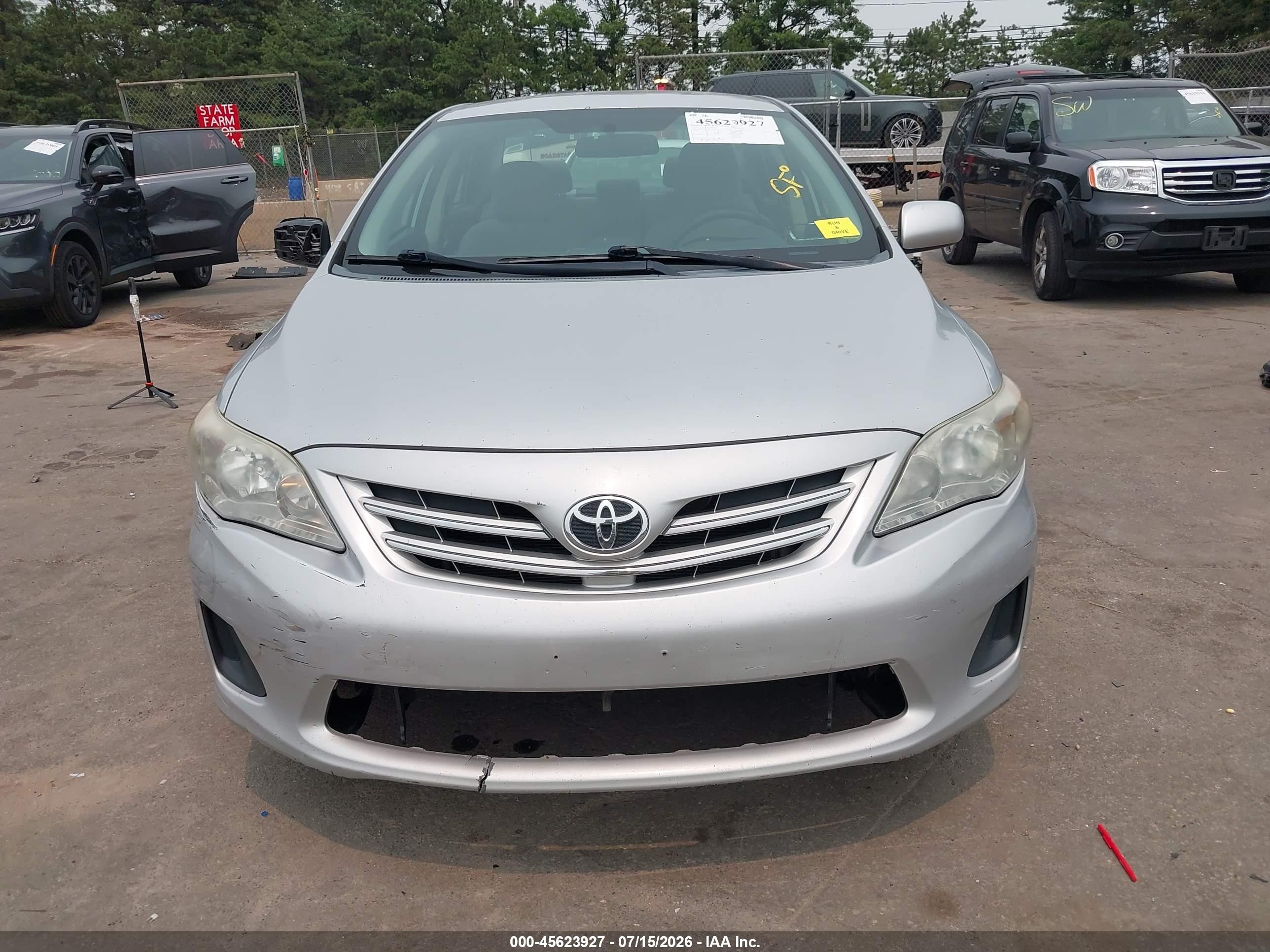 2013 Toyota Corolla Le Silver vin: 2T1BU4EE3DC951023