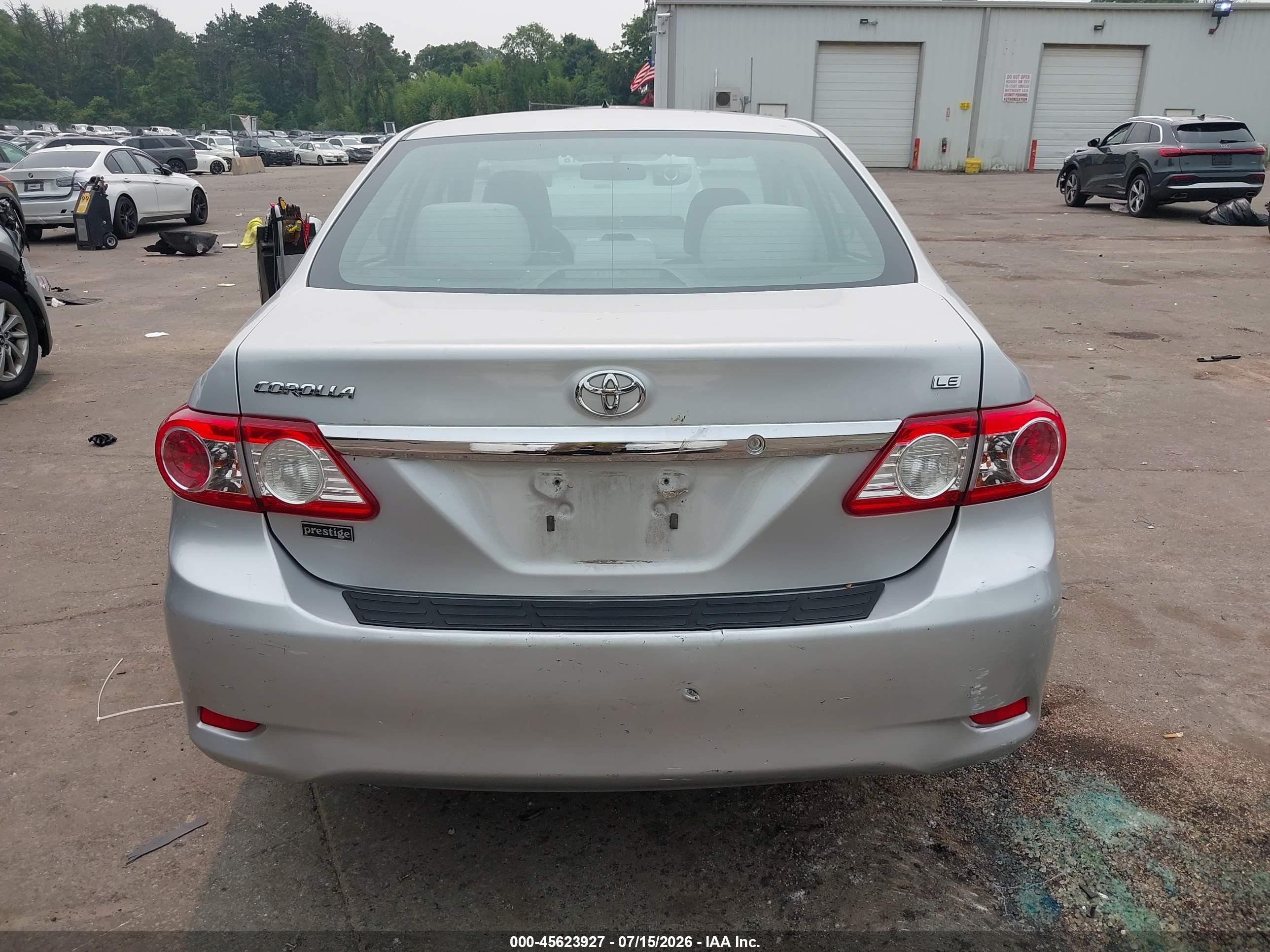 2013 Toyota Corolla Le Silver vin: 2T1BU4EE3DC951023