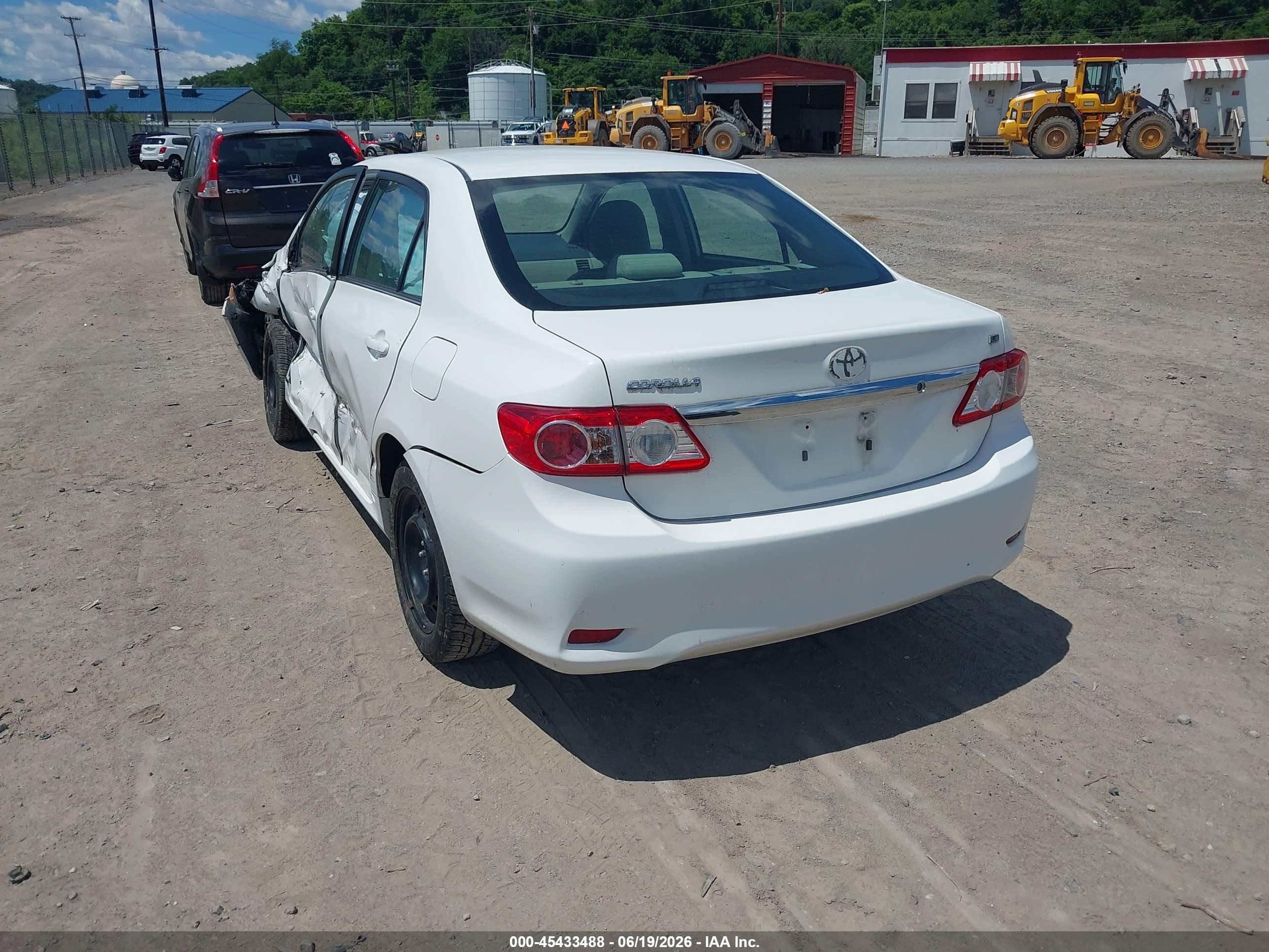 2013 Toyota Corolla Le White vin: 2T1BU4EE3DC958960