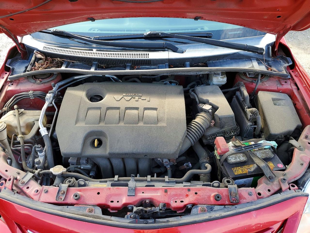 2013 Toyota Corolla Le Red vin: 2T1BU4EE3DC961986