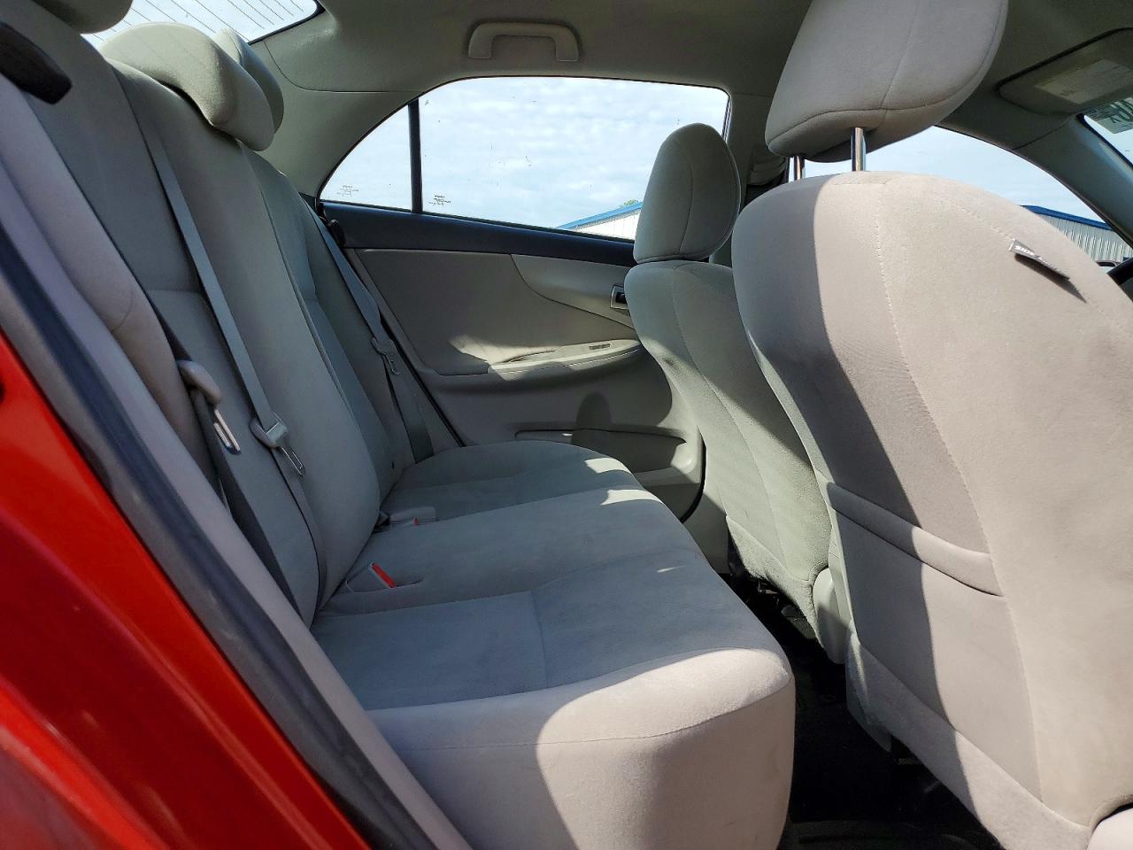 2013 Toyota Corolla Le Red vin: 2T1BU4EE3DC961986