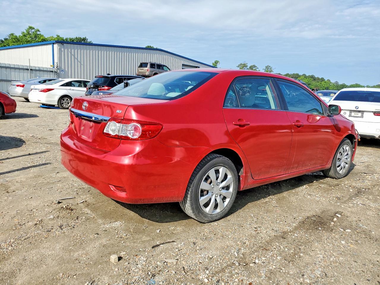 2013 Toyota Corolla Le Red vin: 2T1BU4EE3DC961986