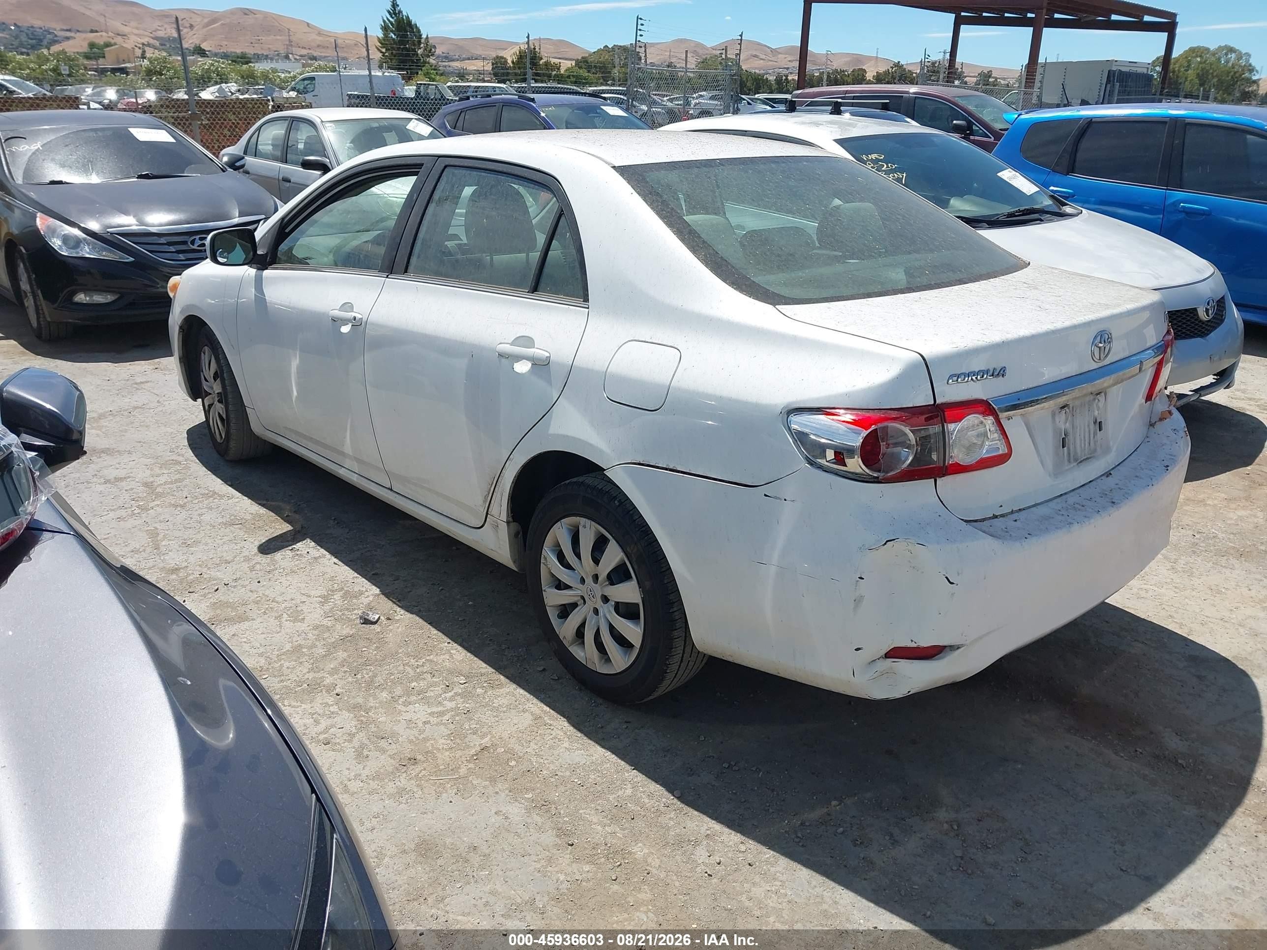 2013 Toyota Corolla Le Белый vin: 2T1BU4EE3DC975175