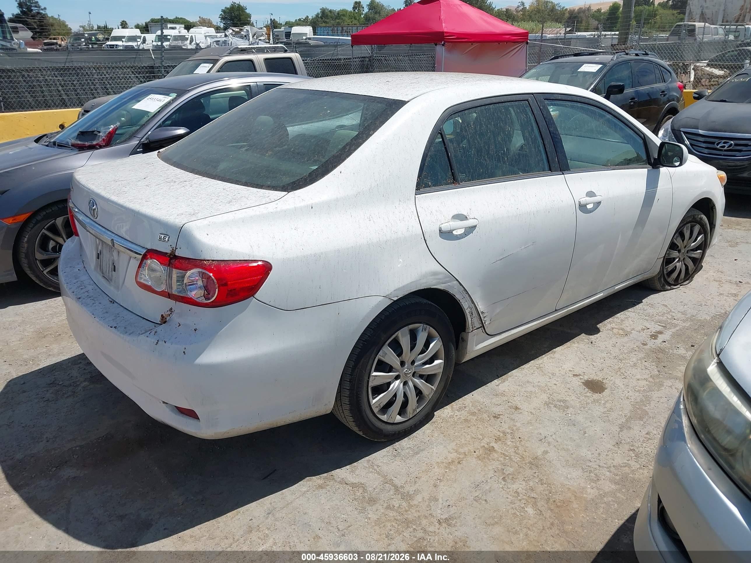 2013 Toyota Corolla Le Белый vin: 2T1BU4EE3DC975175