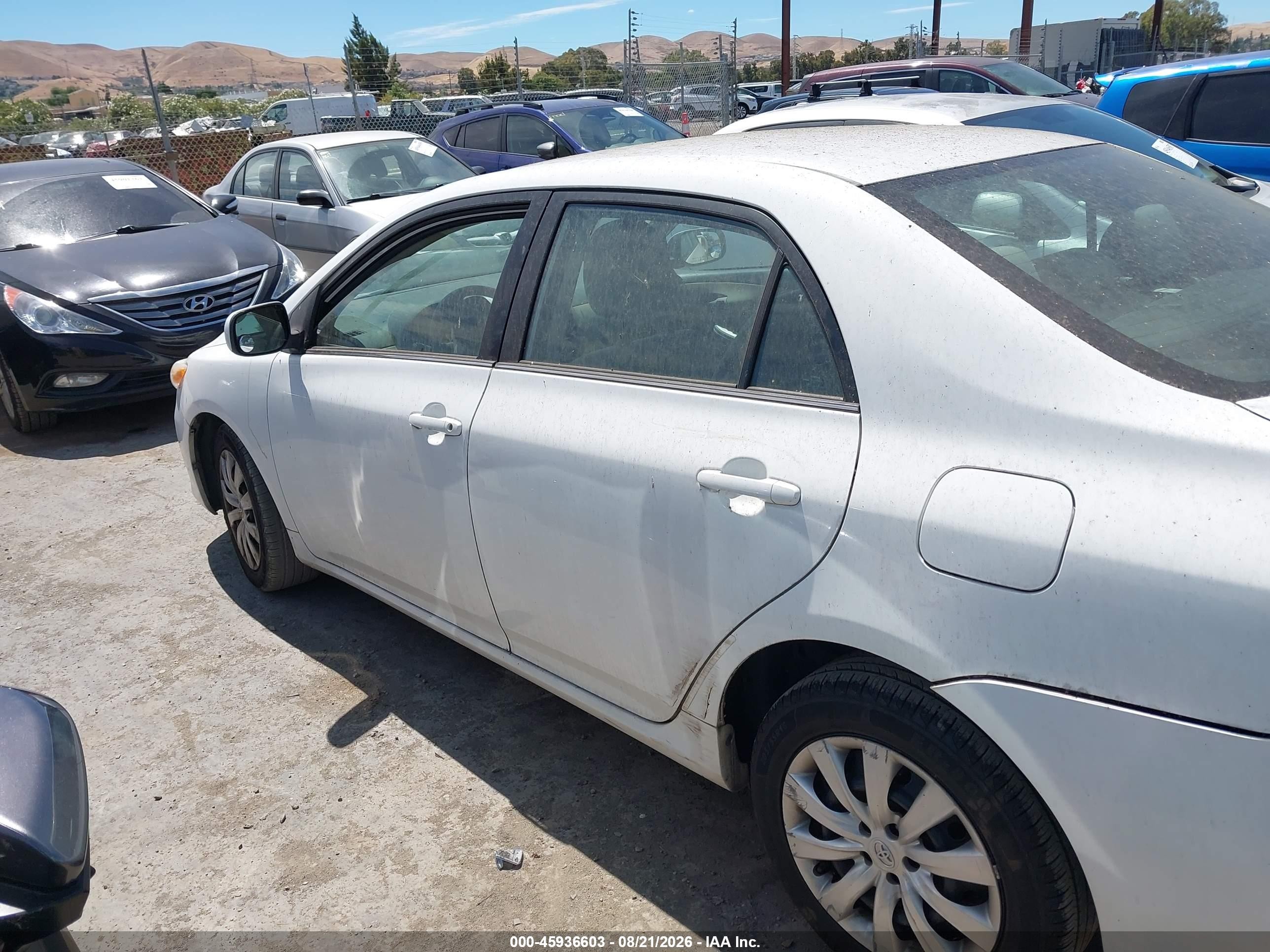 2013 Toyota Corolla Le Белый vin: 2T1BU4EE3DC975175