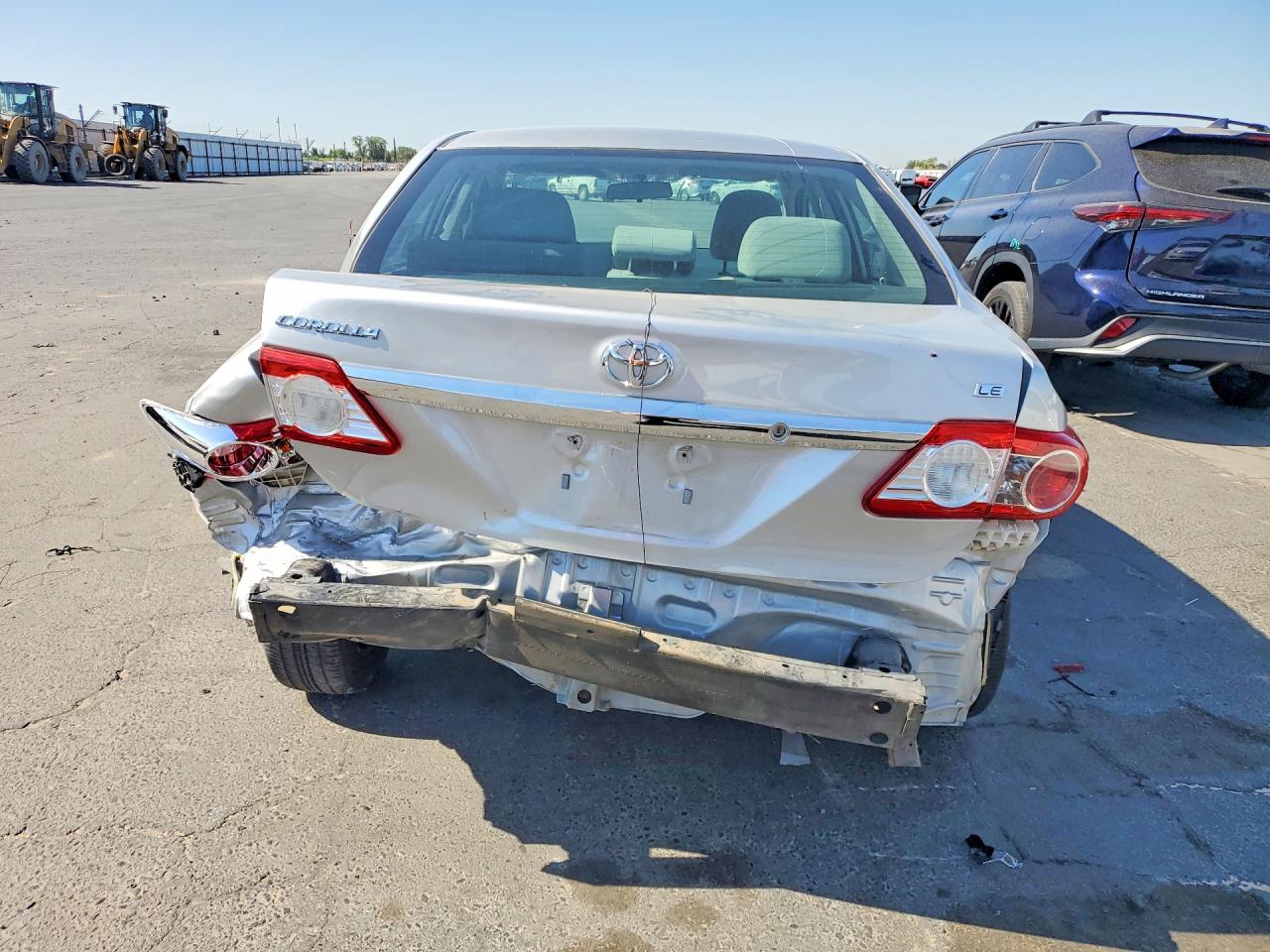 2013 Toyota Corolla Le Silver vin: 2T1BU4EE3DC987729