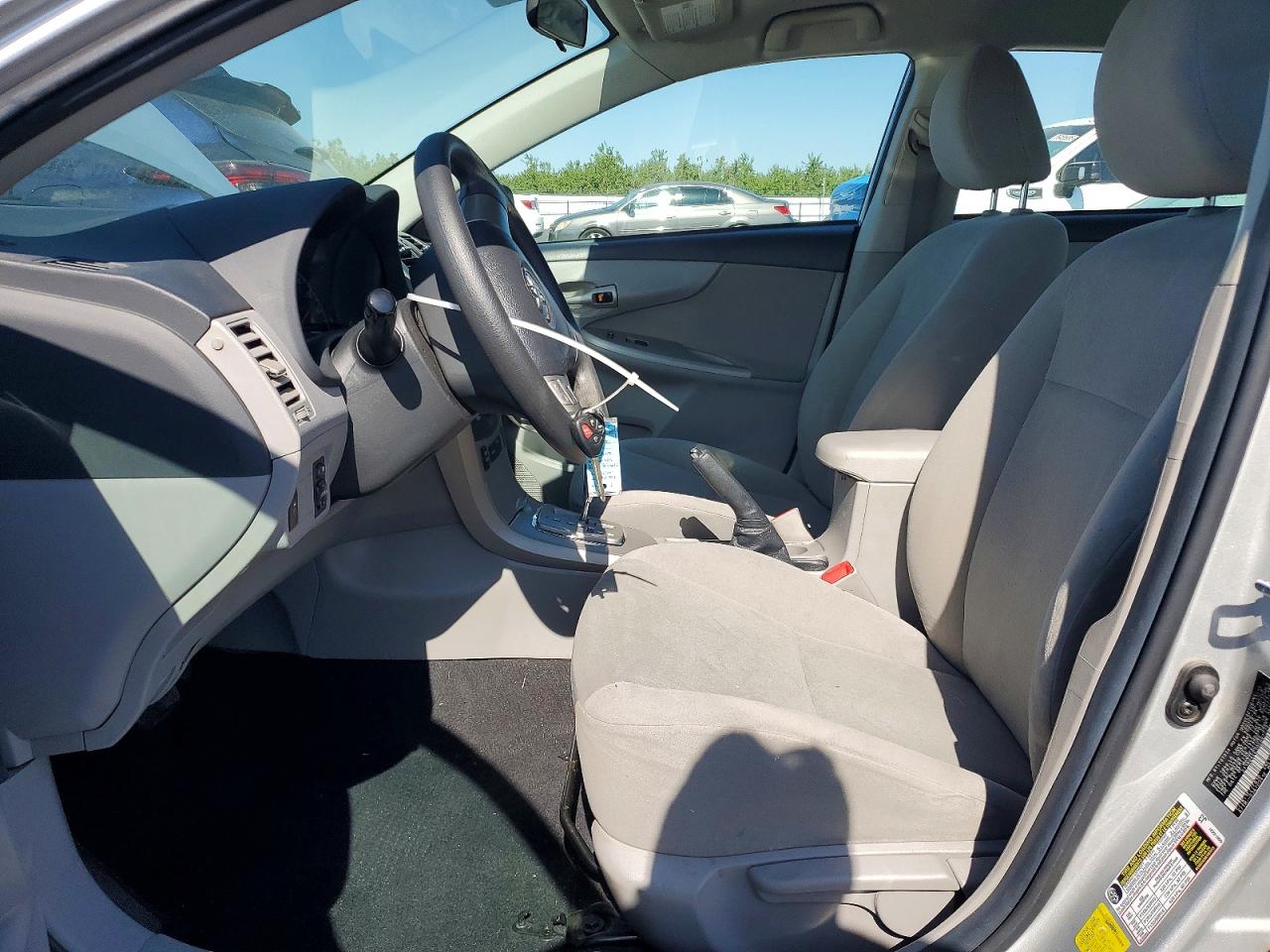 2013 Toyota Corolla Le Silver vin: 2T1BU4EE3DC987729