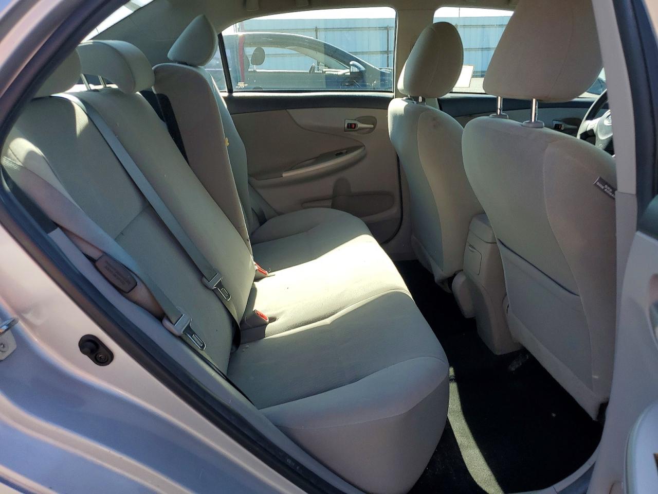 2013 Toyota Corolla Le Silver vin: 2T1BU4EE3DC987729