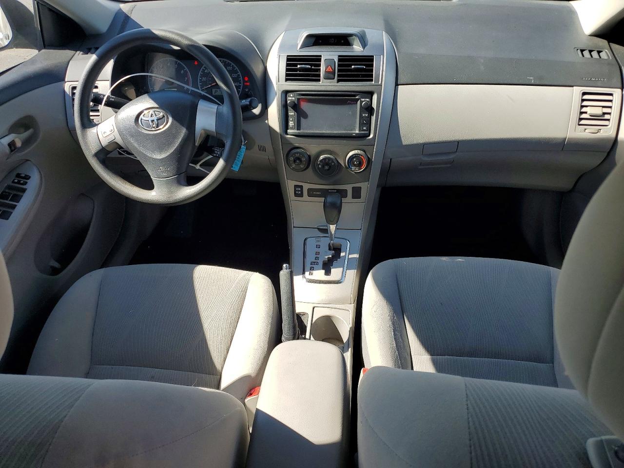 2013 Toyota Corolla Le Silver vin: 2T1BU4EE3DC987729