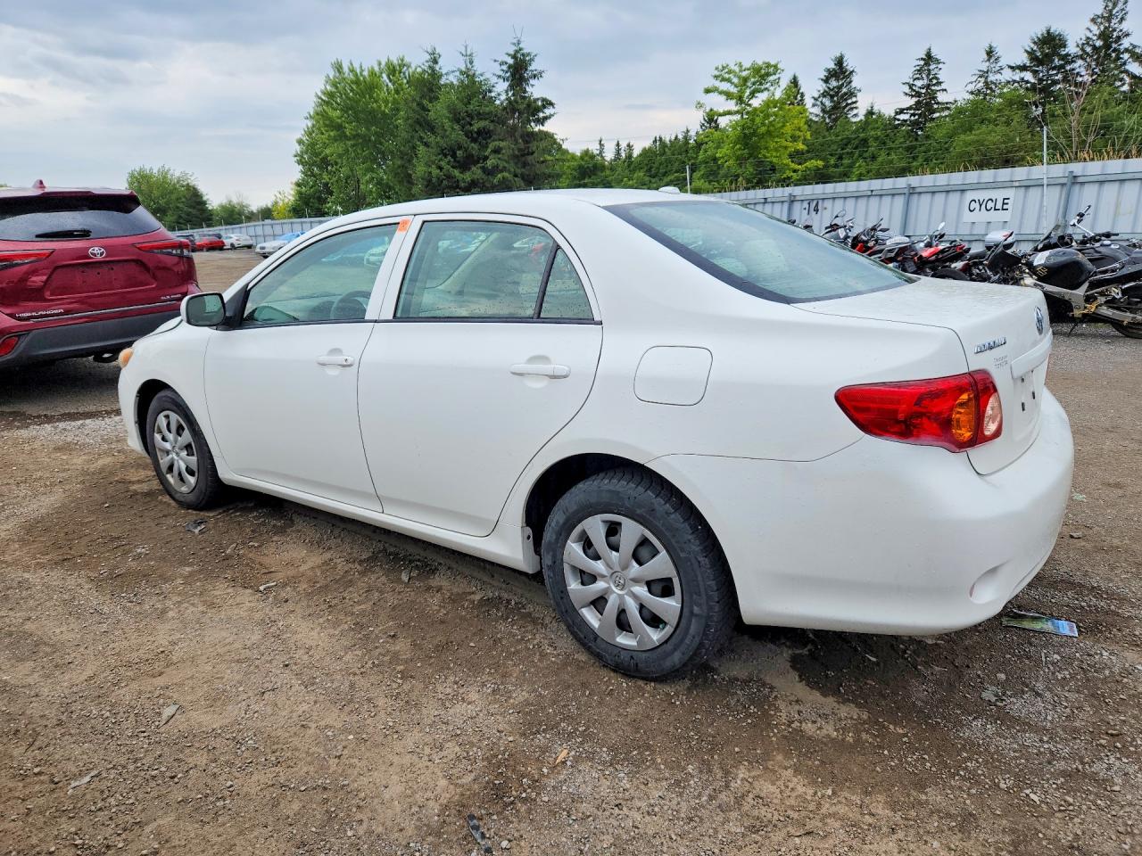 2010 Toyota Corolla Le Белый vin: 2T1BU4EE4AC224291