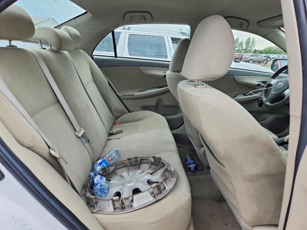 2010 Toyota Corolla Le Белый vin: 2T1BU4EE4AC224291