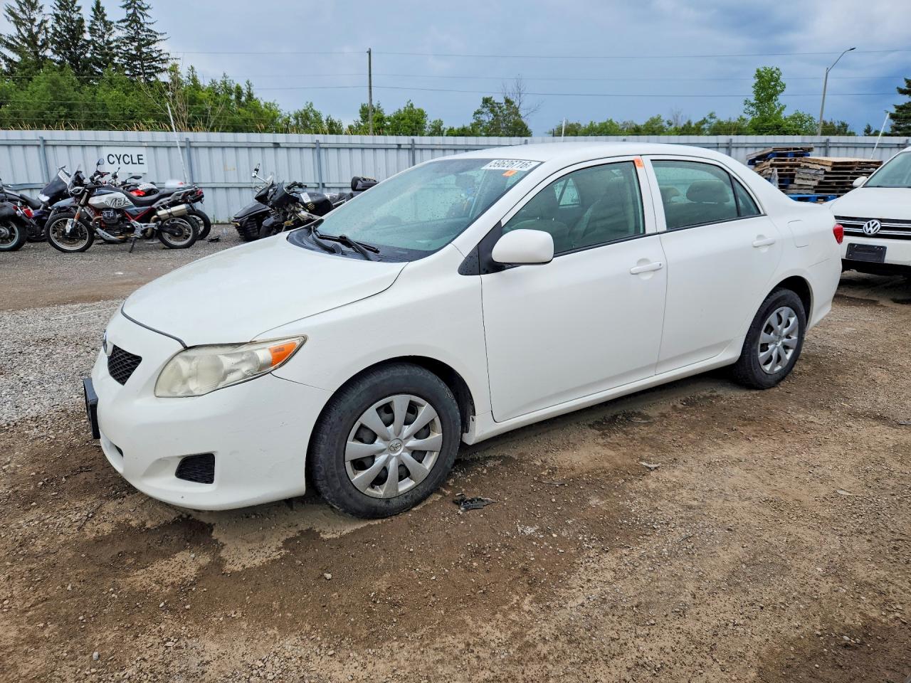 2010 Toyota Corolla Le Белый vin: 2T1BU4EE4AC224291