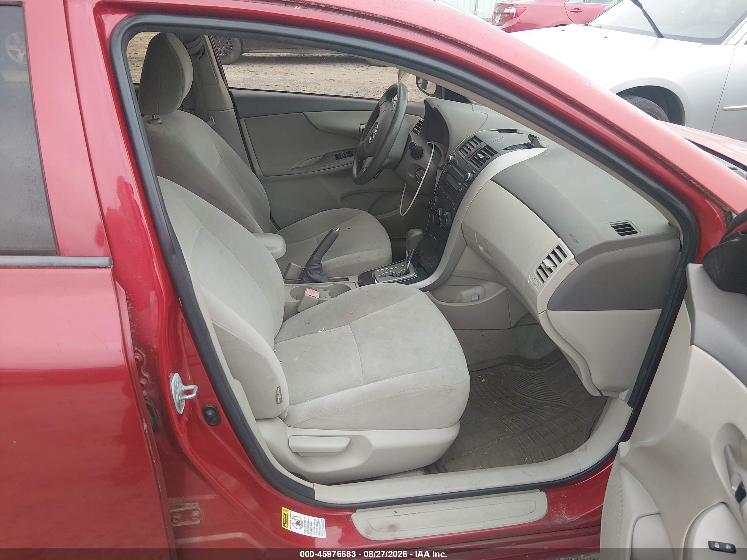 2010 Toyota Corolla Le Red vin: 2T1BU4EE4AC238661