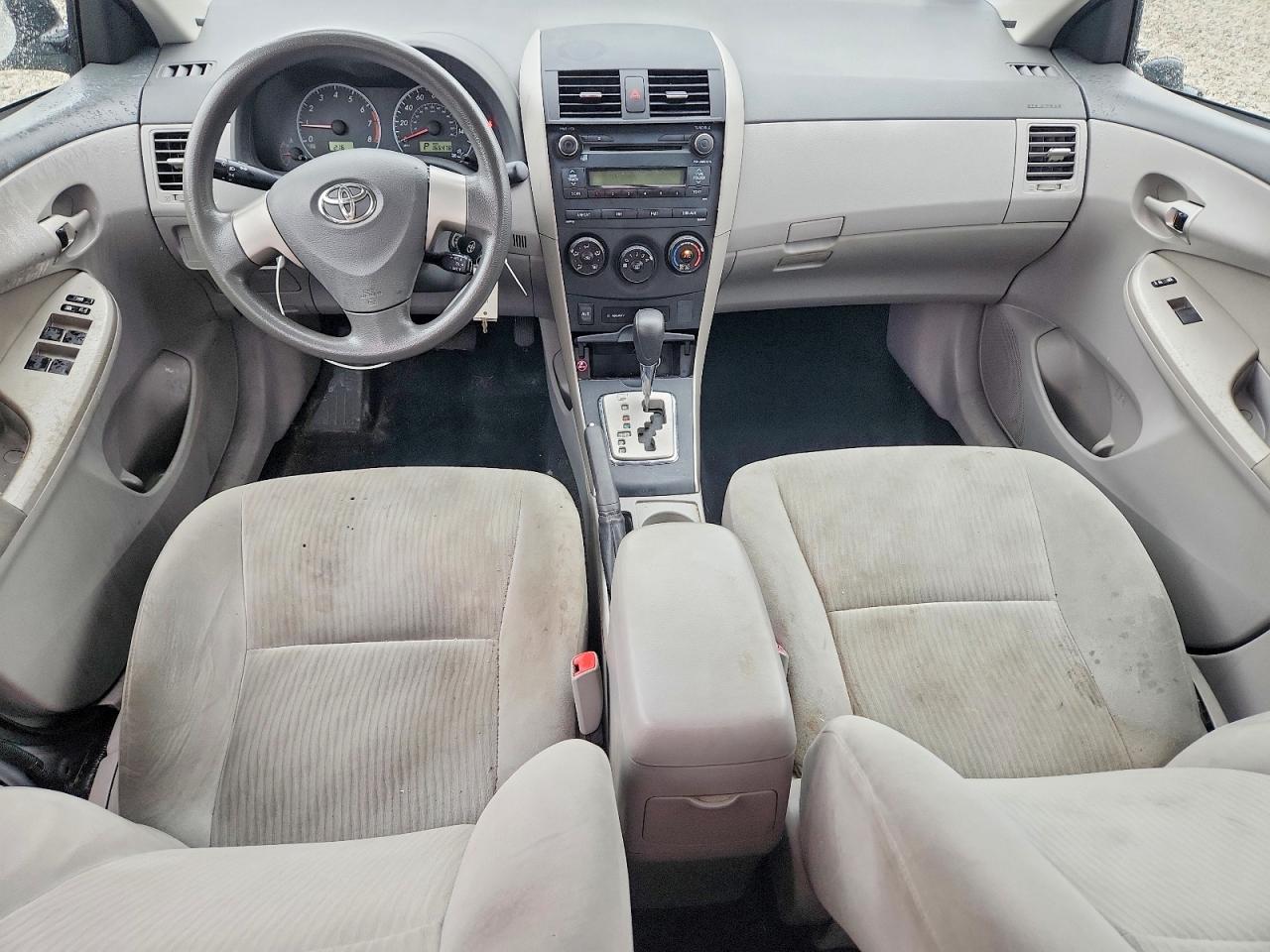 2010 Toyota Corolla Le Silver vin: 2T1BU4EE4AC242841