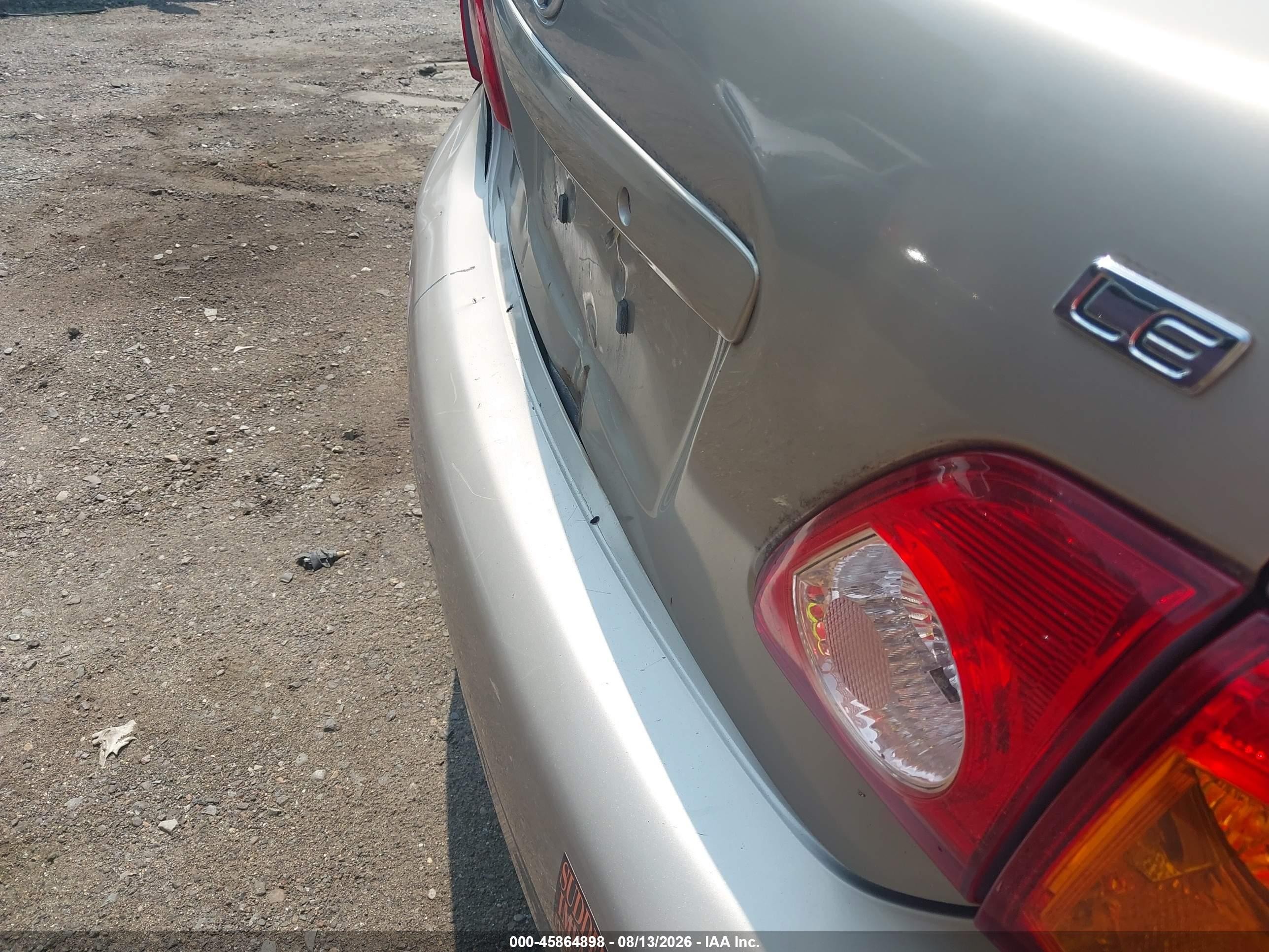 2010 Toyota Corolla Le Gold vin: 2T1BU4EE4AC263933
