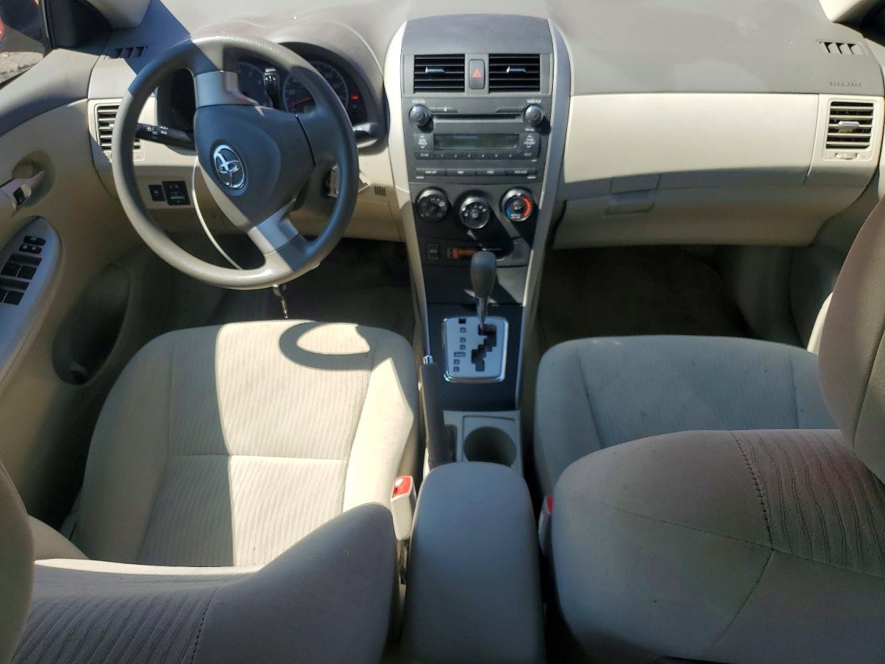 2010 Toyota Corolla Le Red vin: 2T1BU4EE4AC265455
