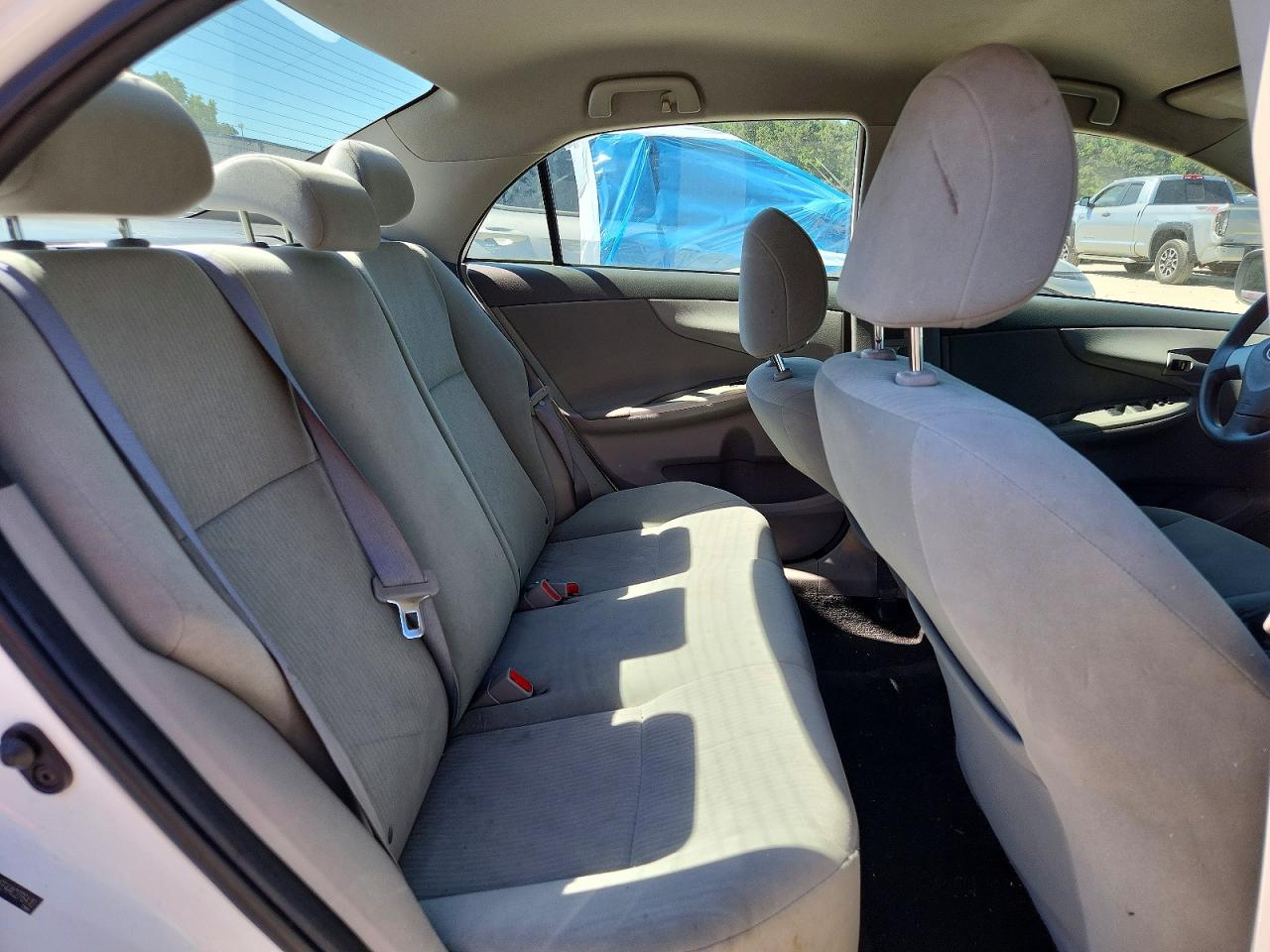 2010 Toyota Corolla Le White vin: 2T1BU4EE4AC276410