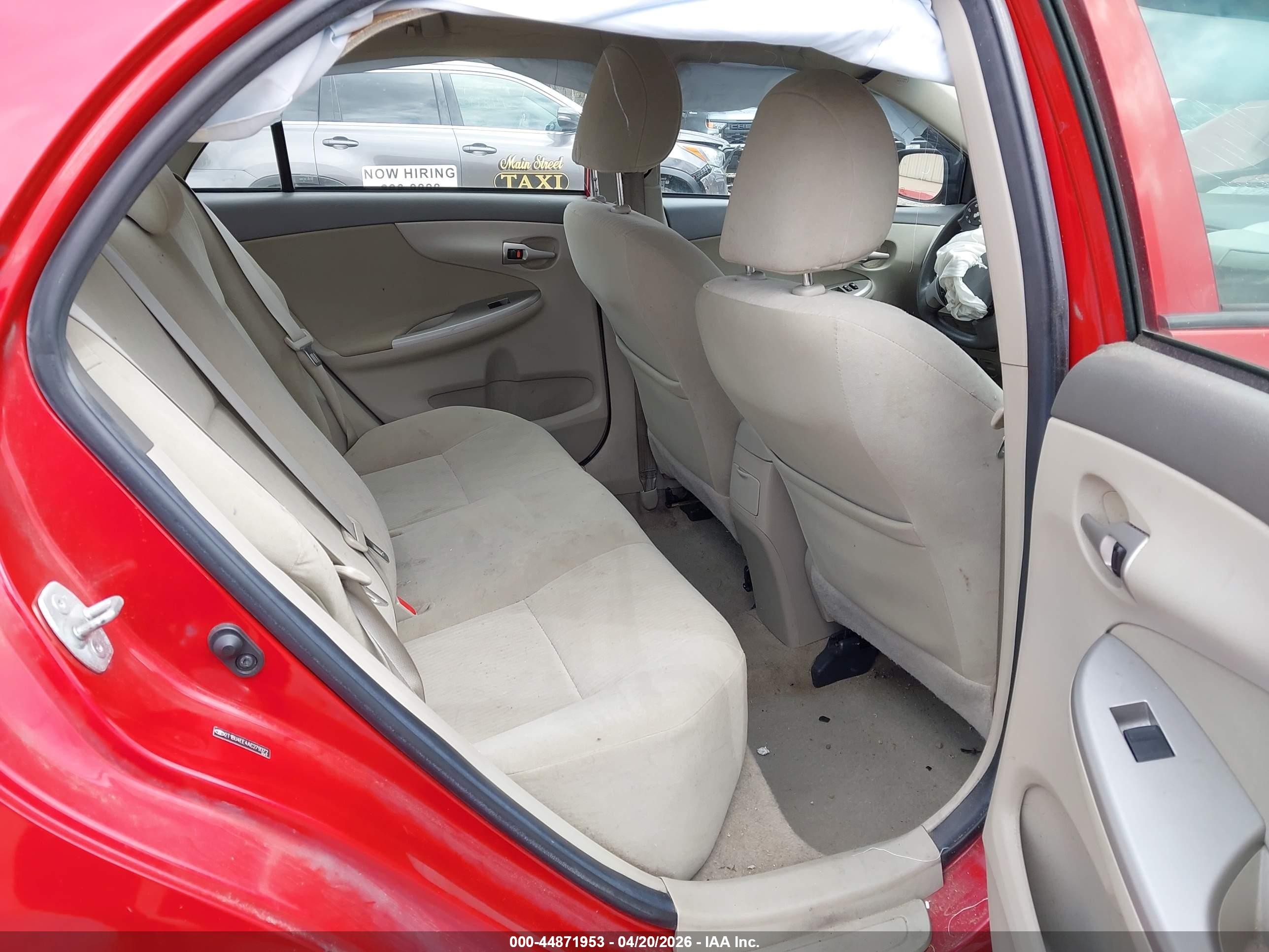 2010 Toyota Corolla Le Red vin: 2T1BU4EE4AC279372