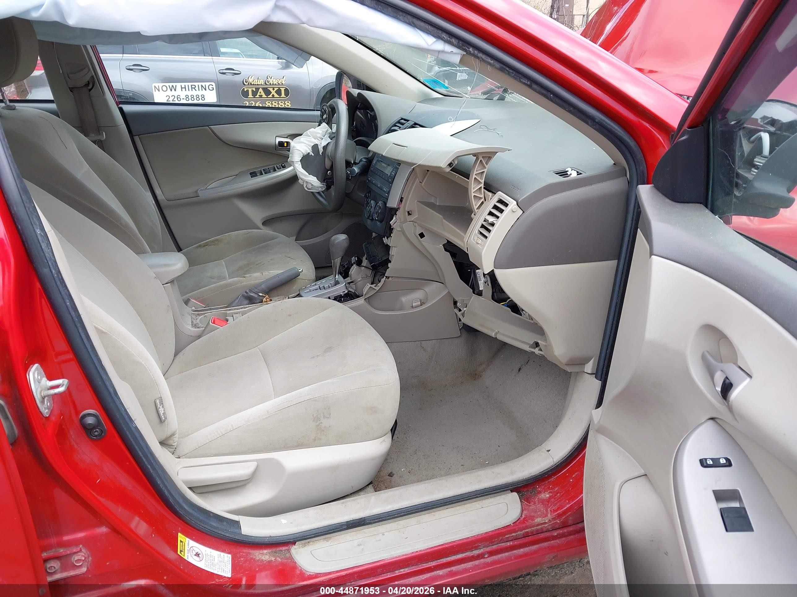 2010 Toyota Corolla Le Red vin: 2T1BU4EE4AC279372