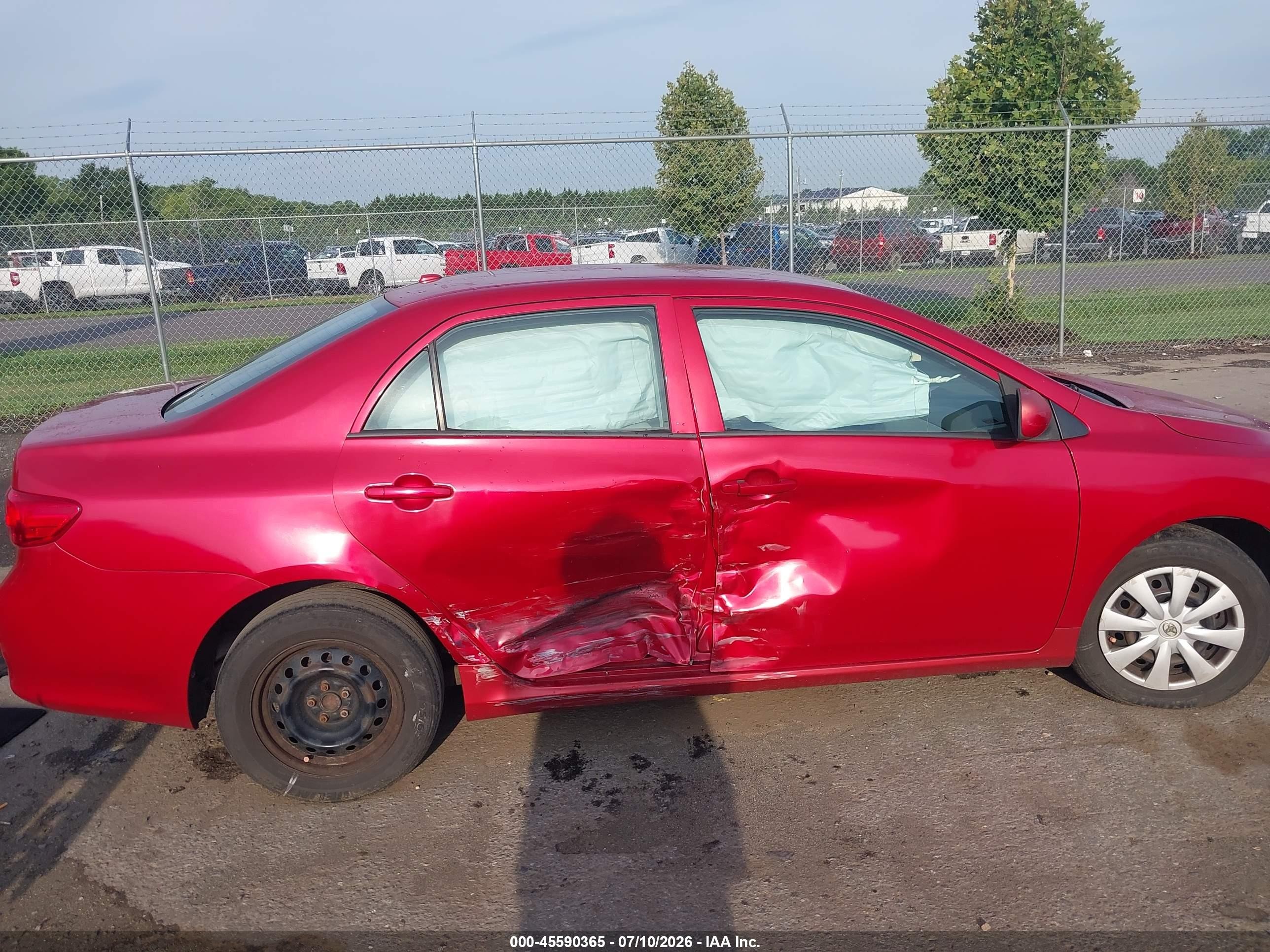 2010 Toyota Corolla Le Red vin: 2T1BU4EE4AC295927