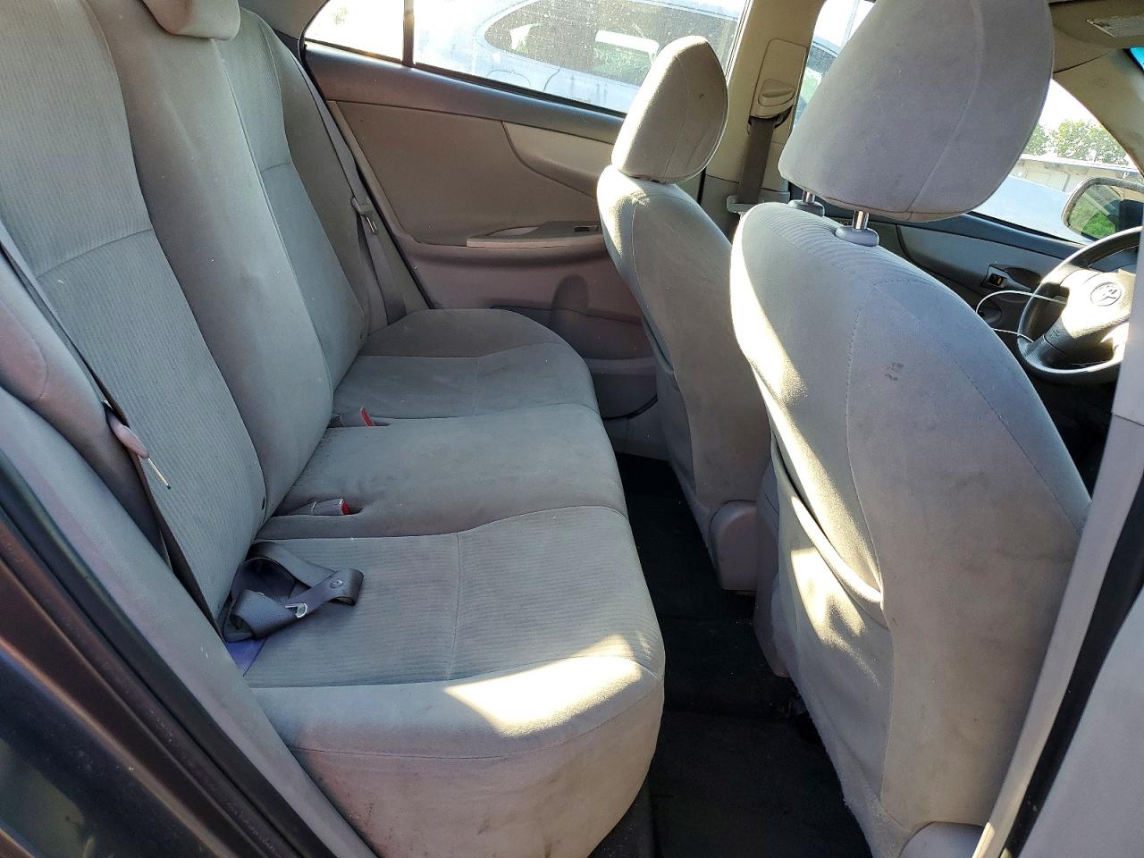 2010 Toyota Corolla Le Gray vin: 2T1BU4EE4AC300009
