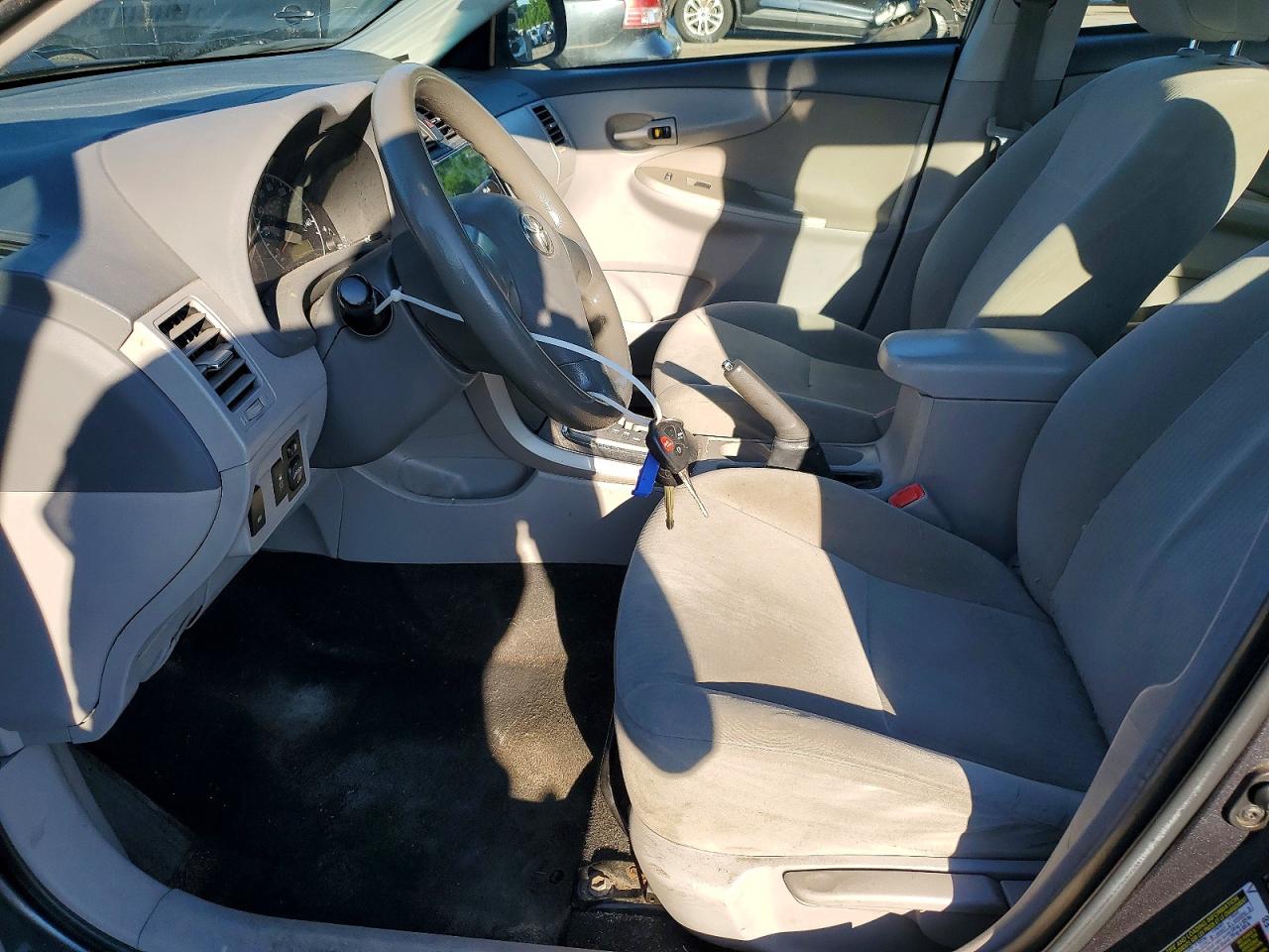 2010 Toyota Corolla Le Gray vin: 2T1BU4EE4AC300009