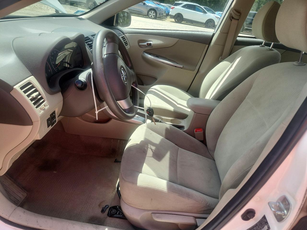 2010 Toyota Corolla Le White vin: 2T1BU4EE4AC309938