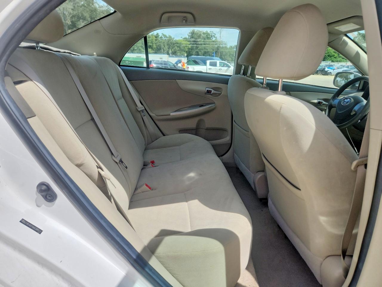 2010 Toyota Corolla Le White vin: 2T1BU4EE4AC309938