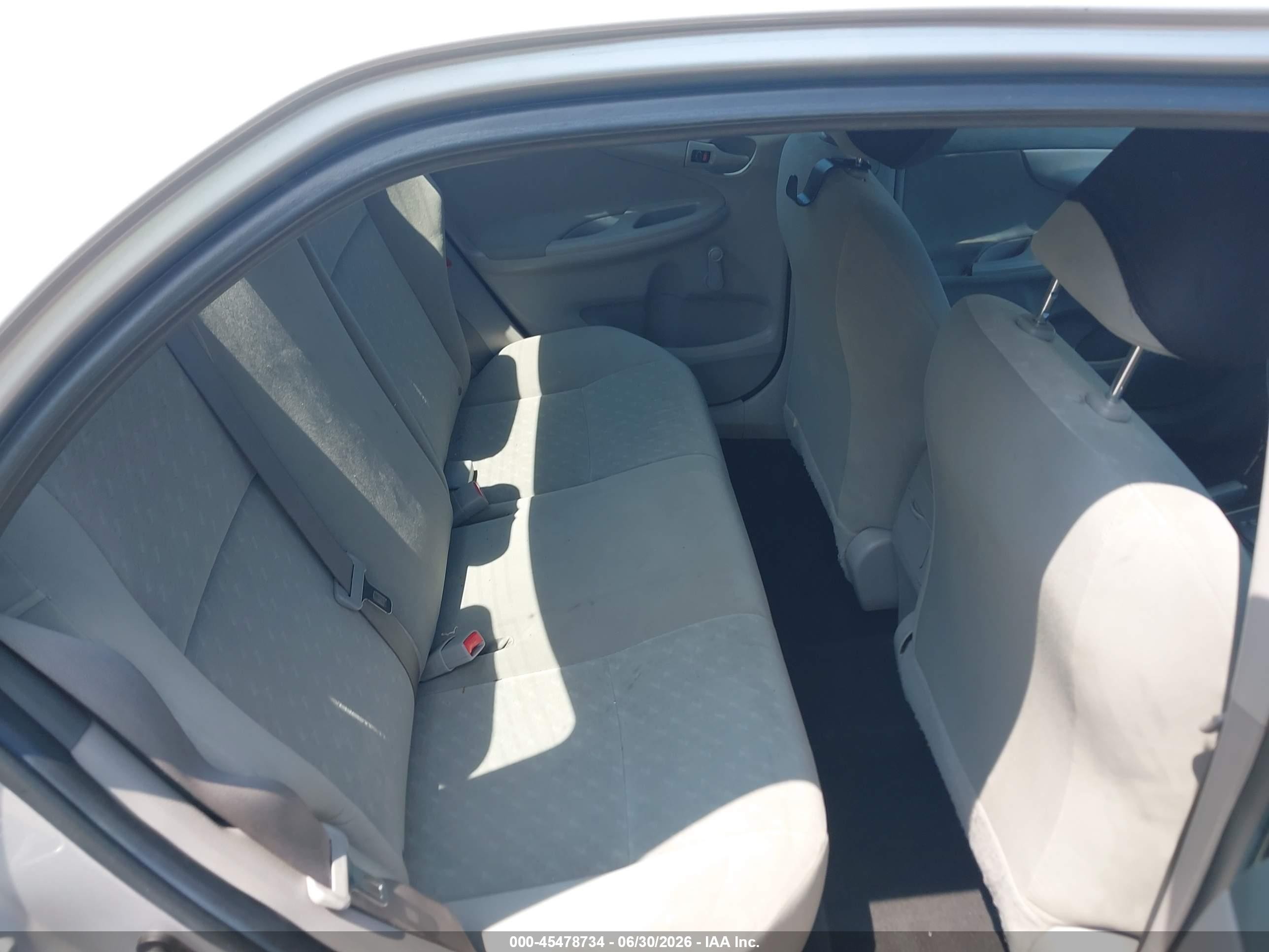 2010 Toyota Corolla   Silver vin: 2T1BU4EE4AC314699