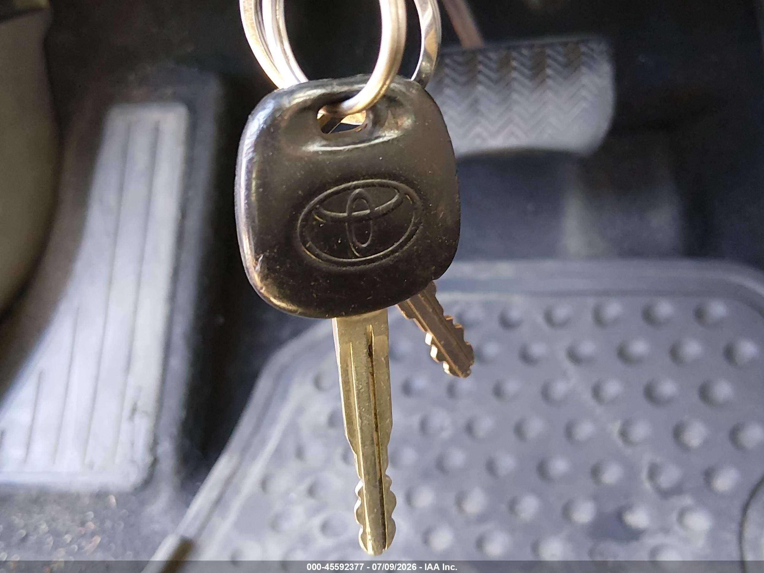 2010 Toyota Corolla   Silver vin: 2T1BU4EE4AC314699
