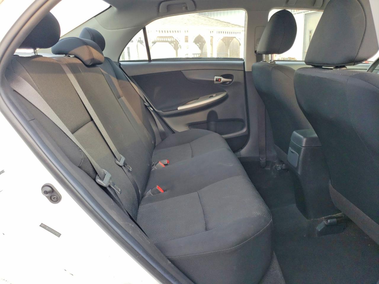 2010 Toyota Corolla S White vin: 2T1BU4EE4AC331812