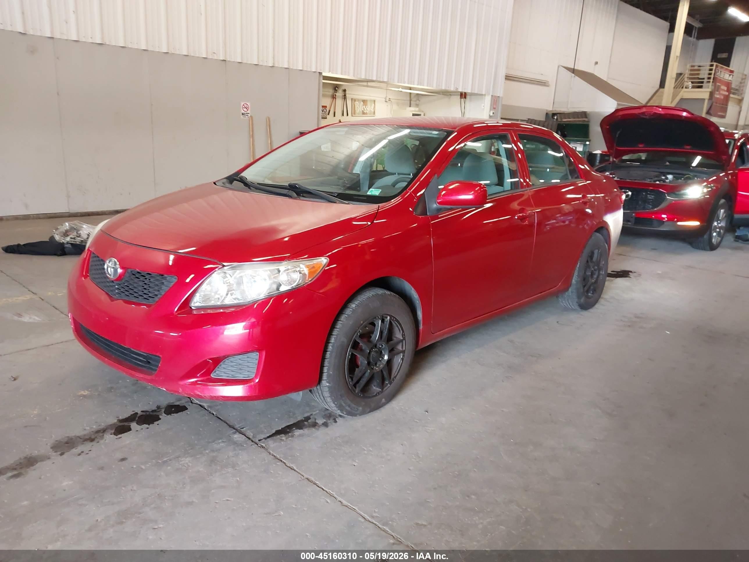 2010 Toyota Corolla Le Red vin: 2T1BU4EE4AC355754
