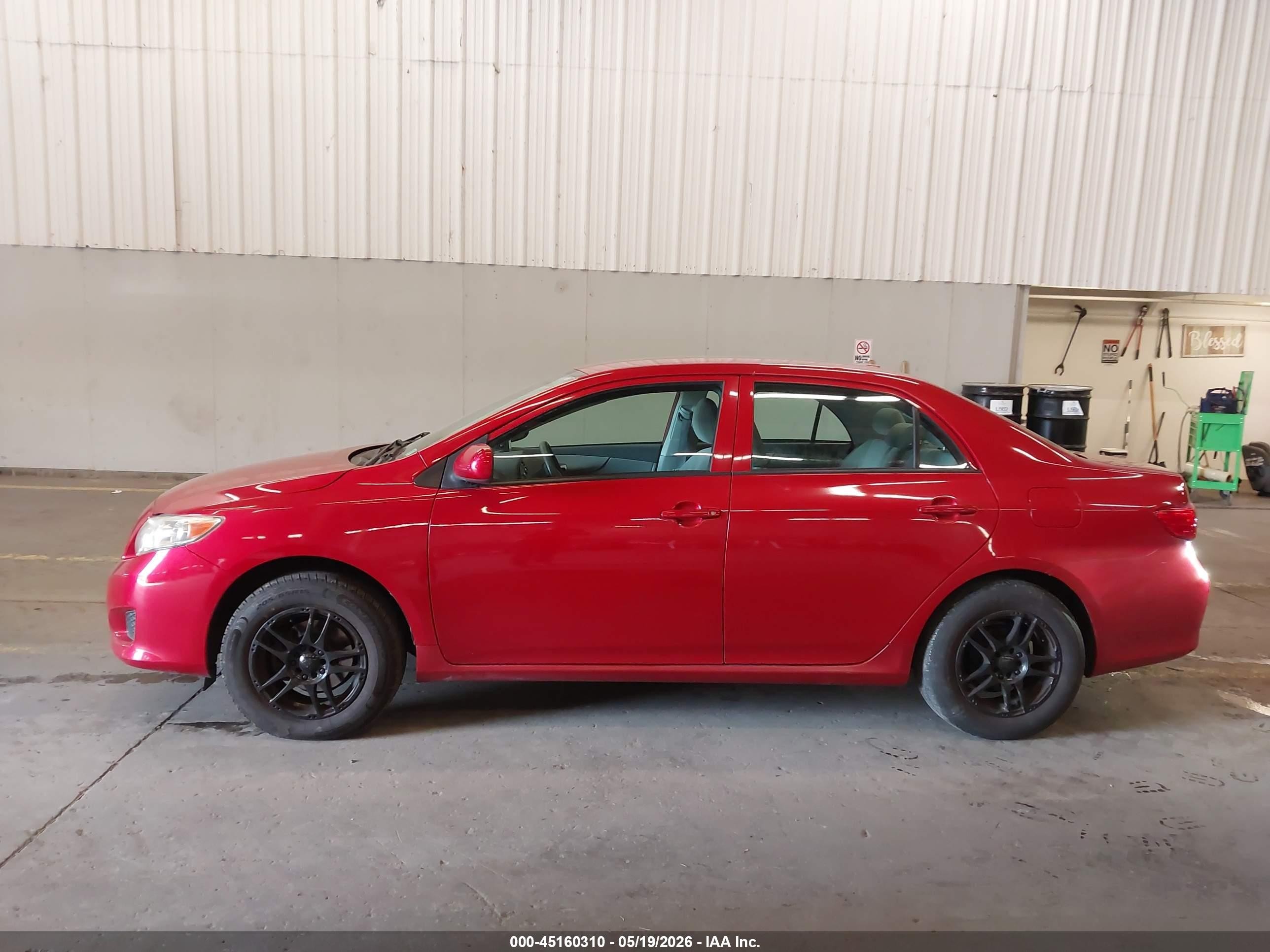 2010 Toyota Corolla Le Red vin: 2T1BU4EE4AC355754
