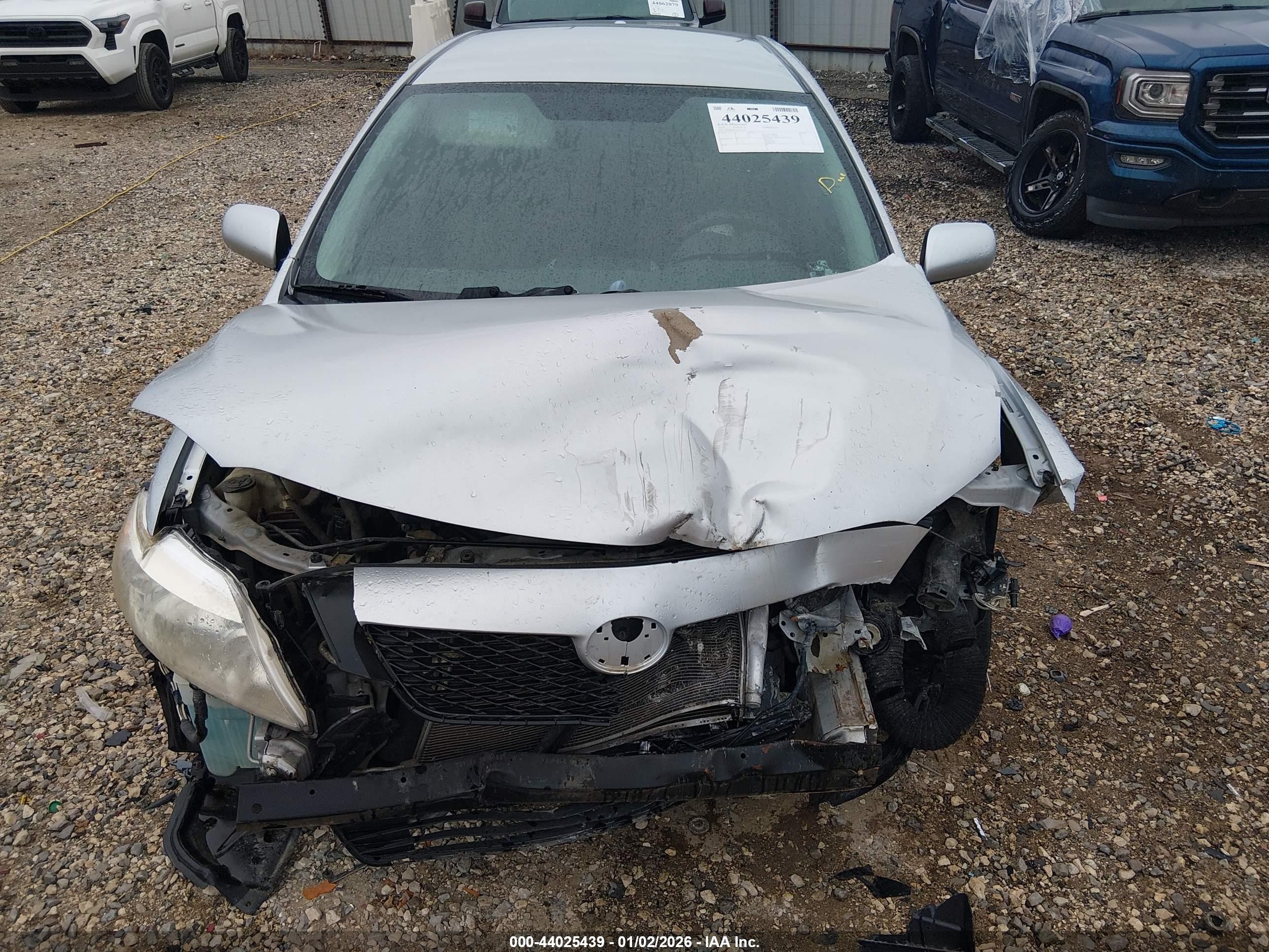 2010 Toyota Corolla Le Silver vin: 2T1BU4EE4AC361456