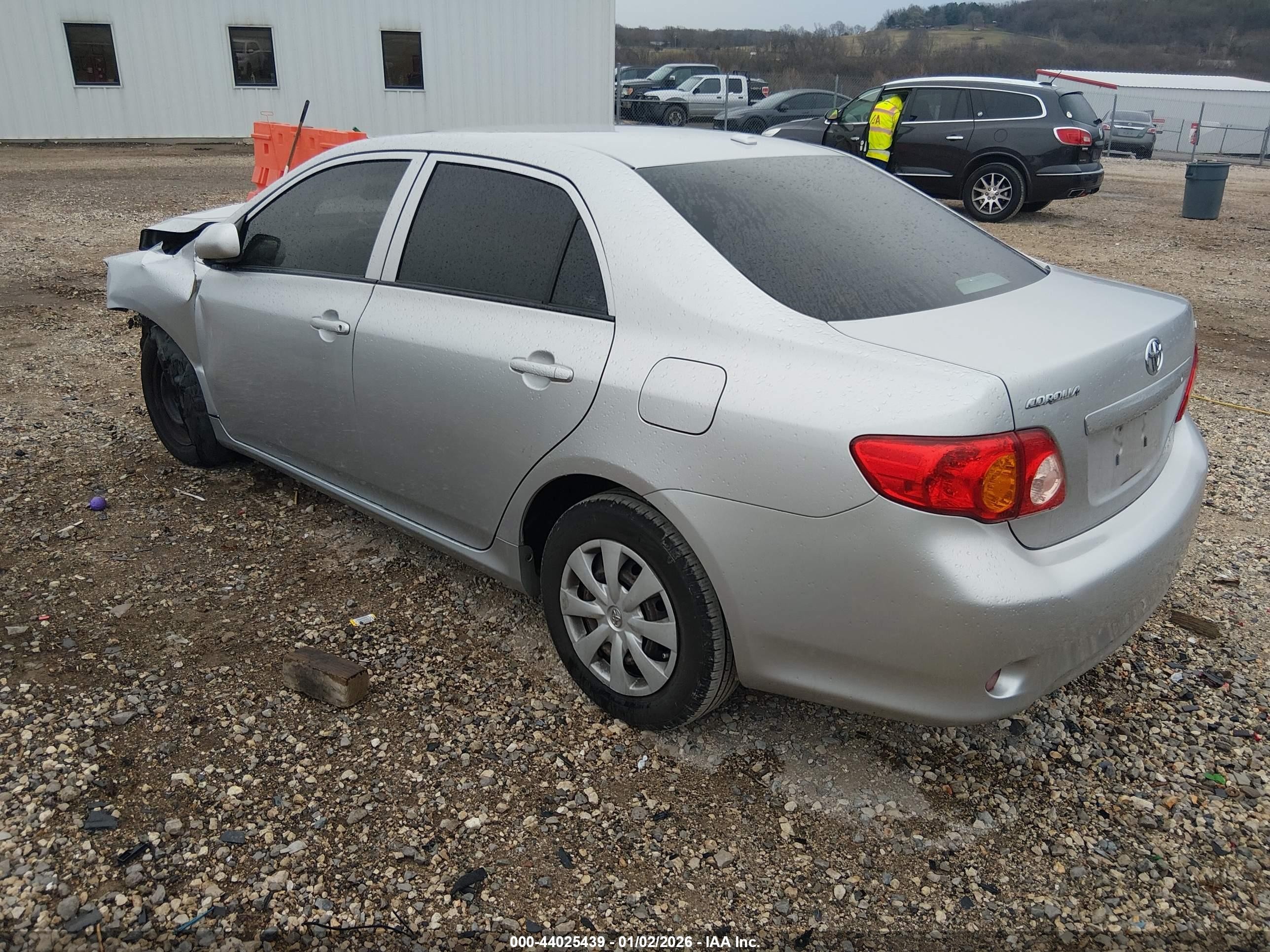 2010 Toyota Corolla Le Silver vin: 2T1BU4EE4AC361456