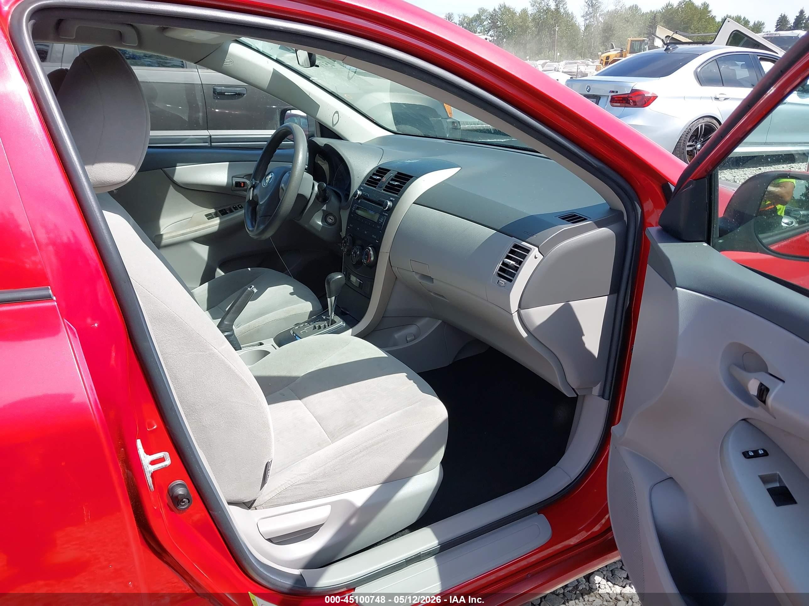 2010 Toyota Corolla Le Red vin: 2T1BU4EE4AC400806